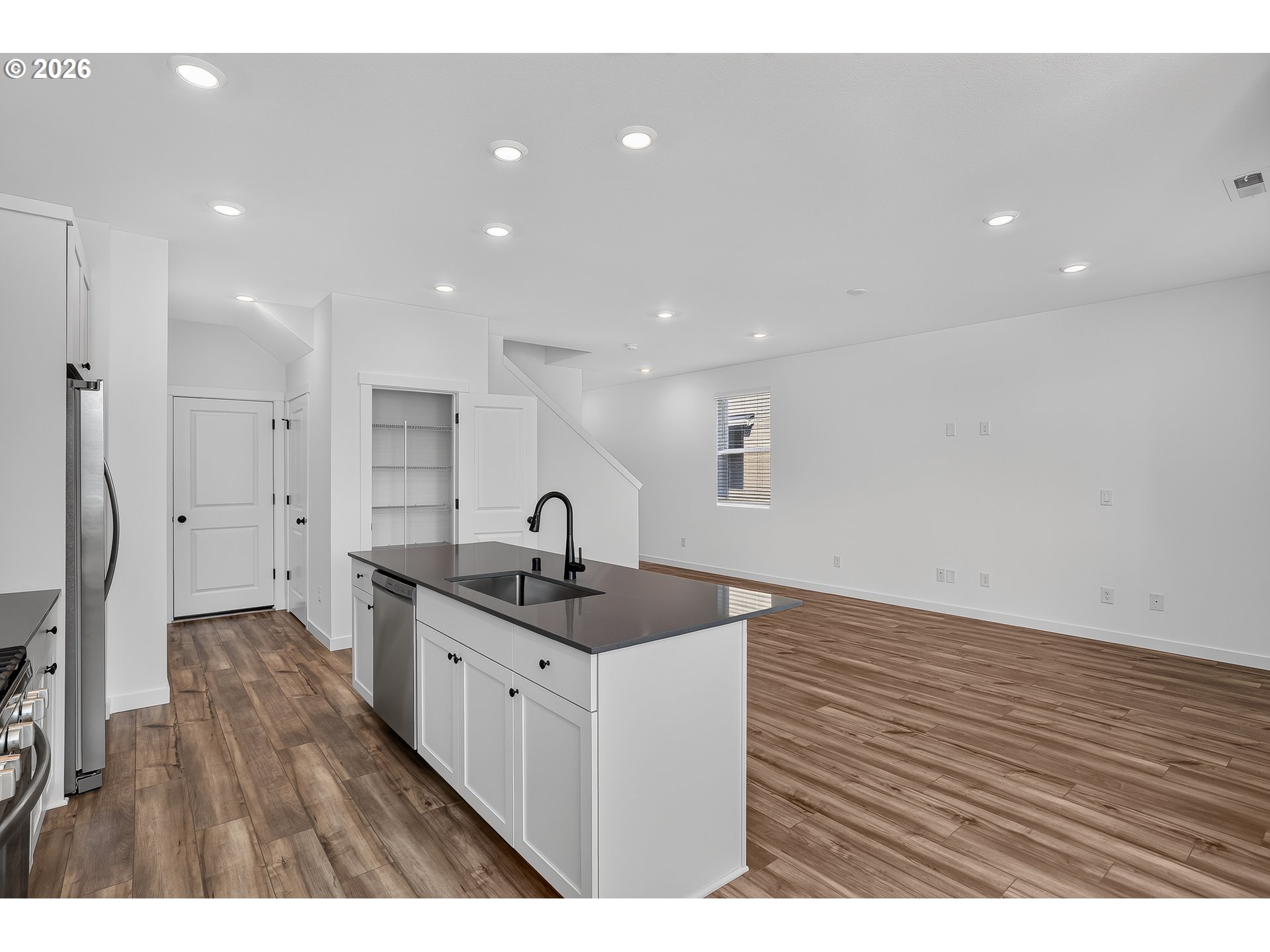 2321 Ash St Property Photo 11