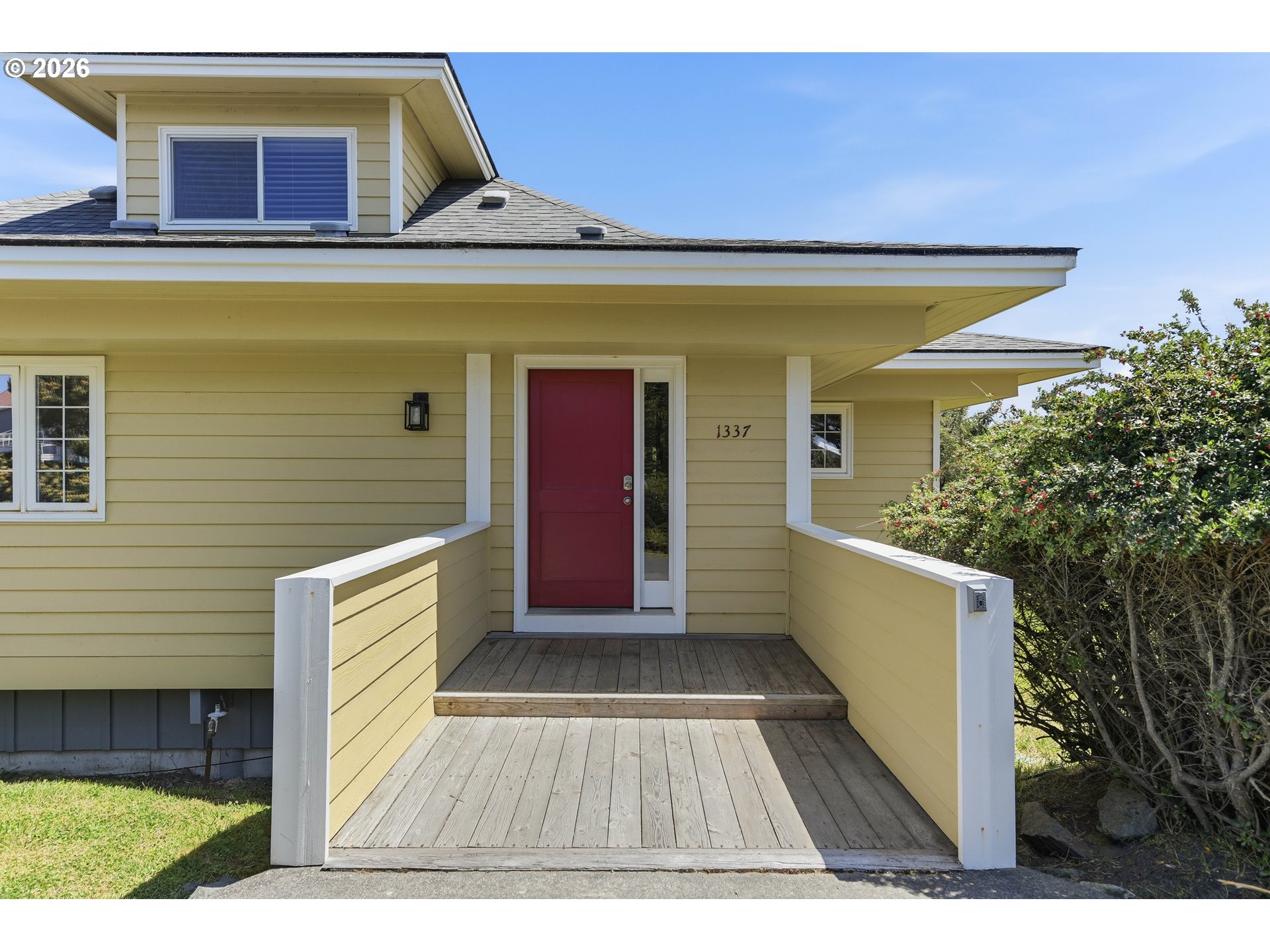 1337 Beach Loop Dr Property Photo 1