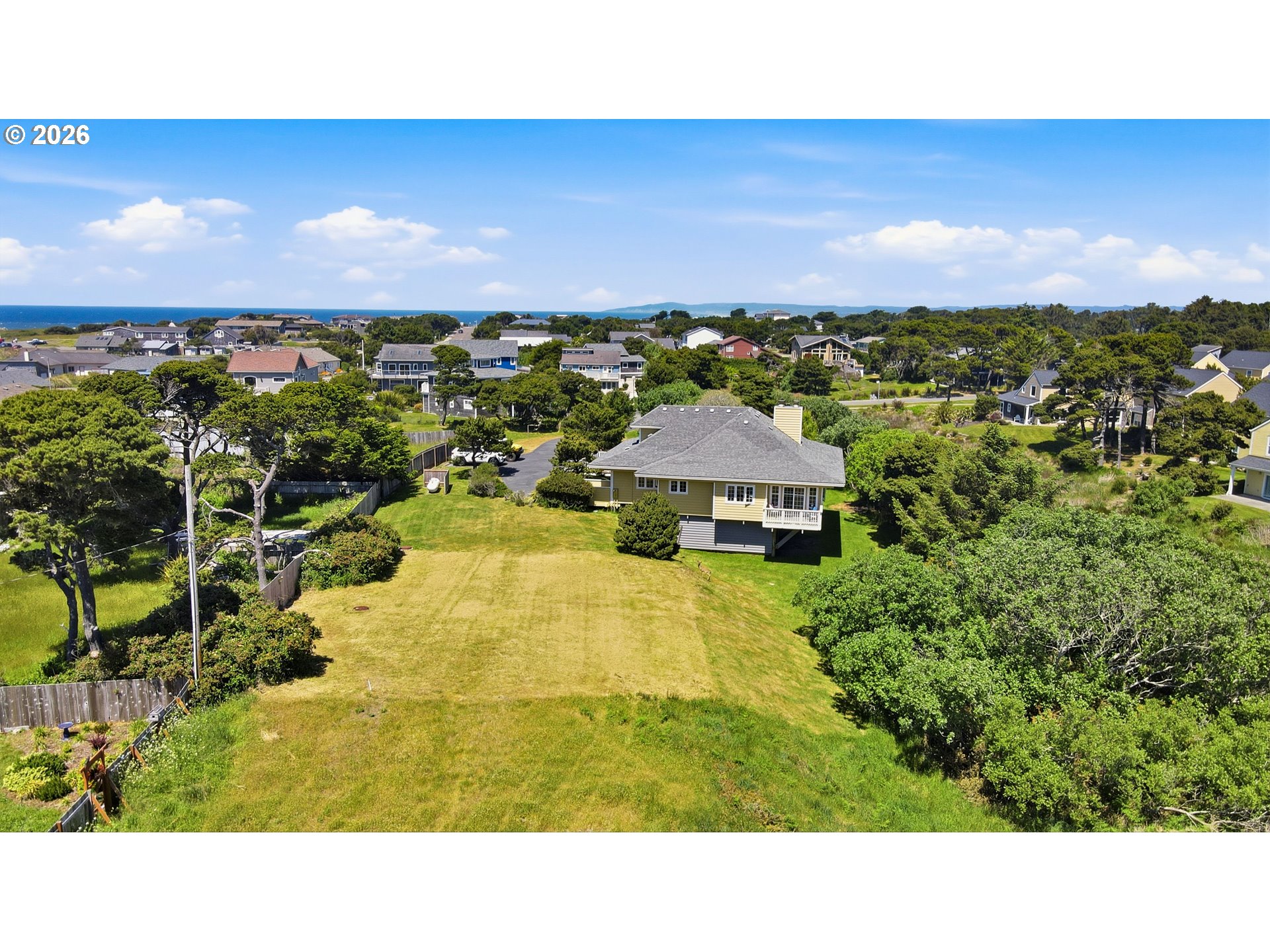1337 Beach Loop Dr Property Photo 3