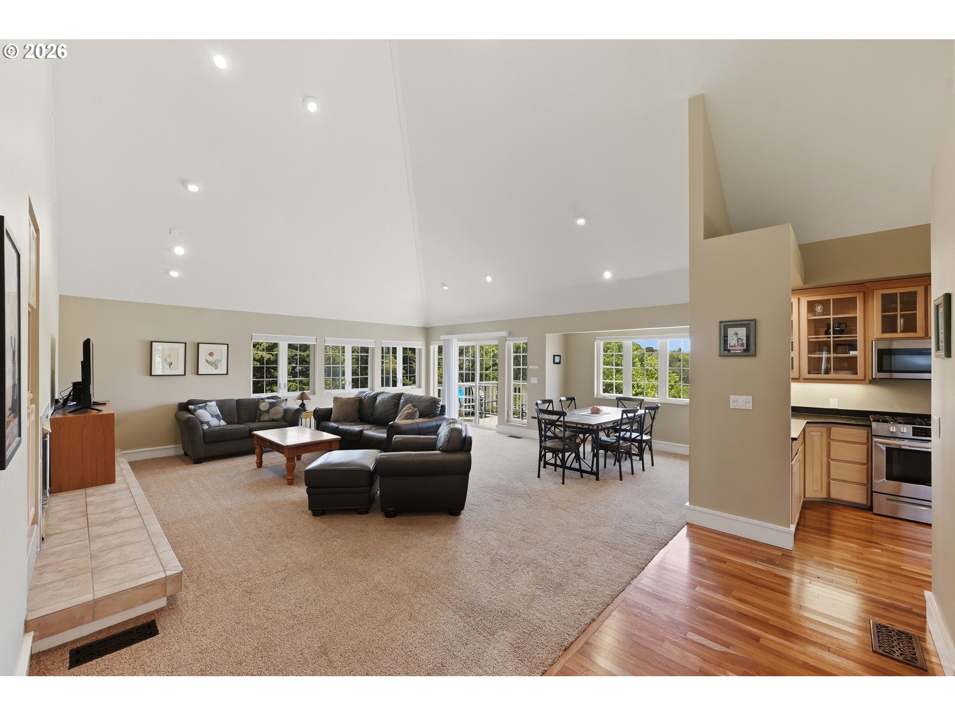1337 Beach Loop Dr Property Photo 10