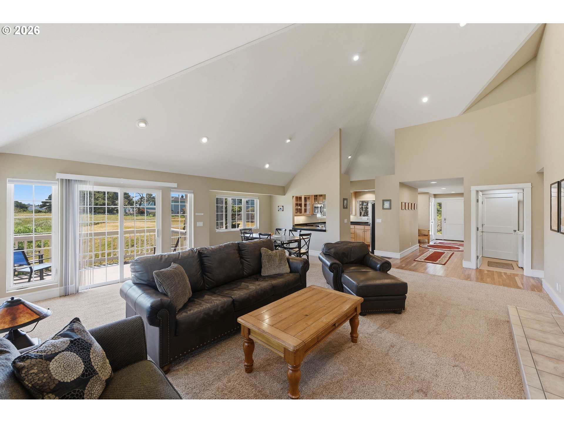 1337 Beach Loop Dr Property Photo 12