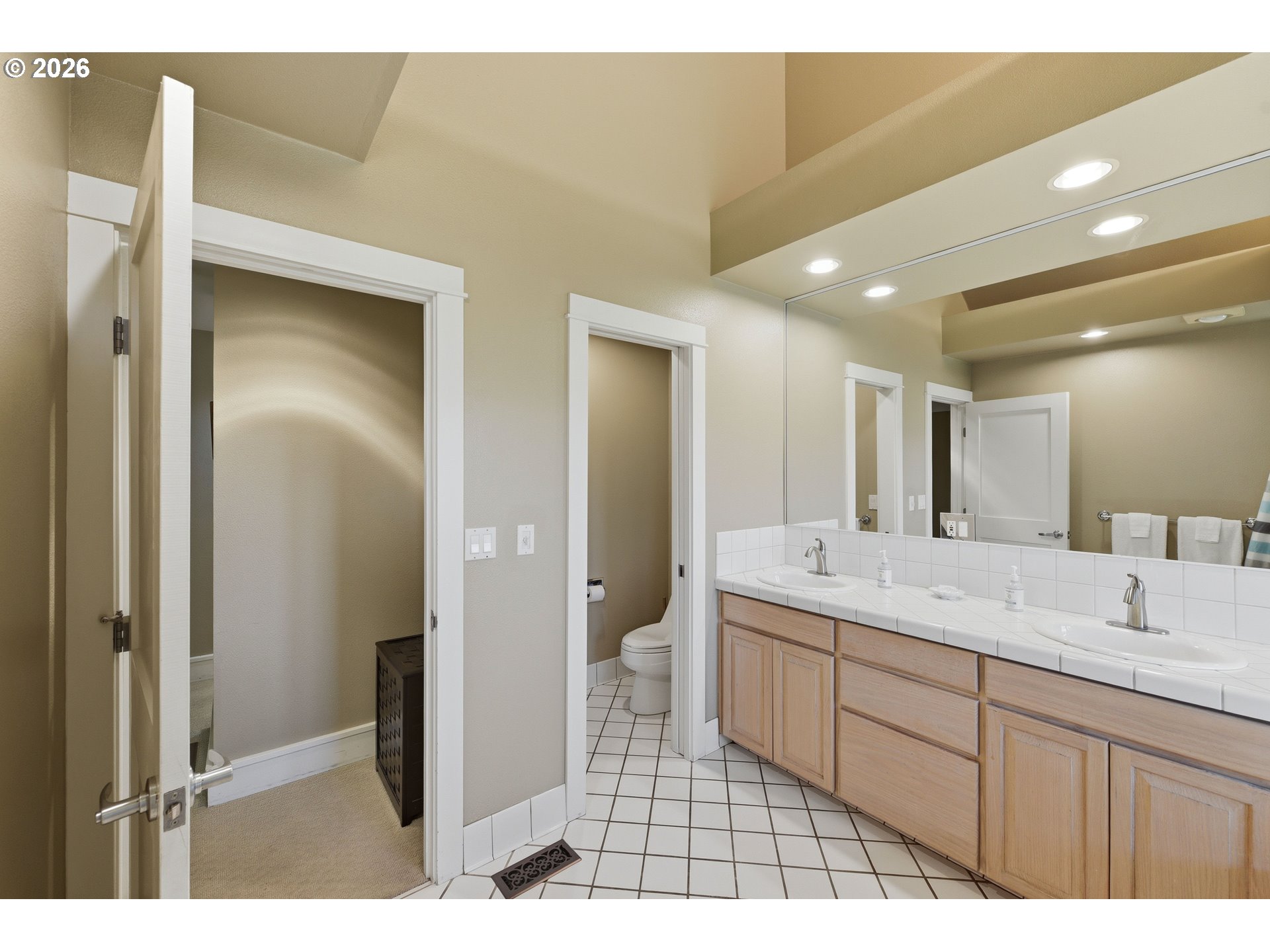 1337 Beach Loop Dr Property Photo 25