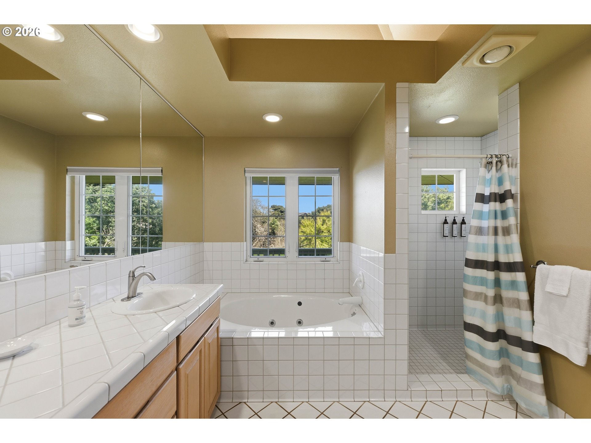 1337 Beach Loop Dr Property Photo 26