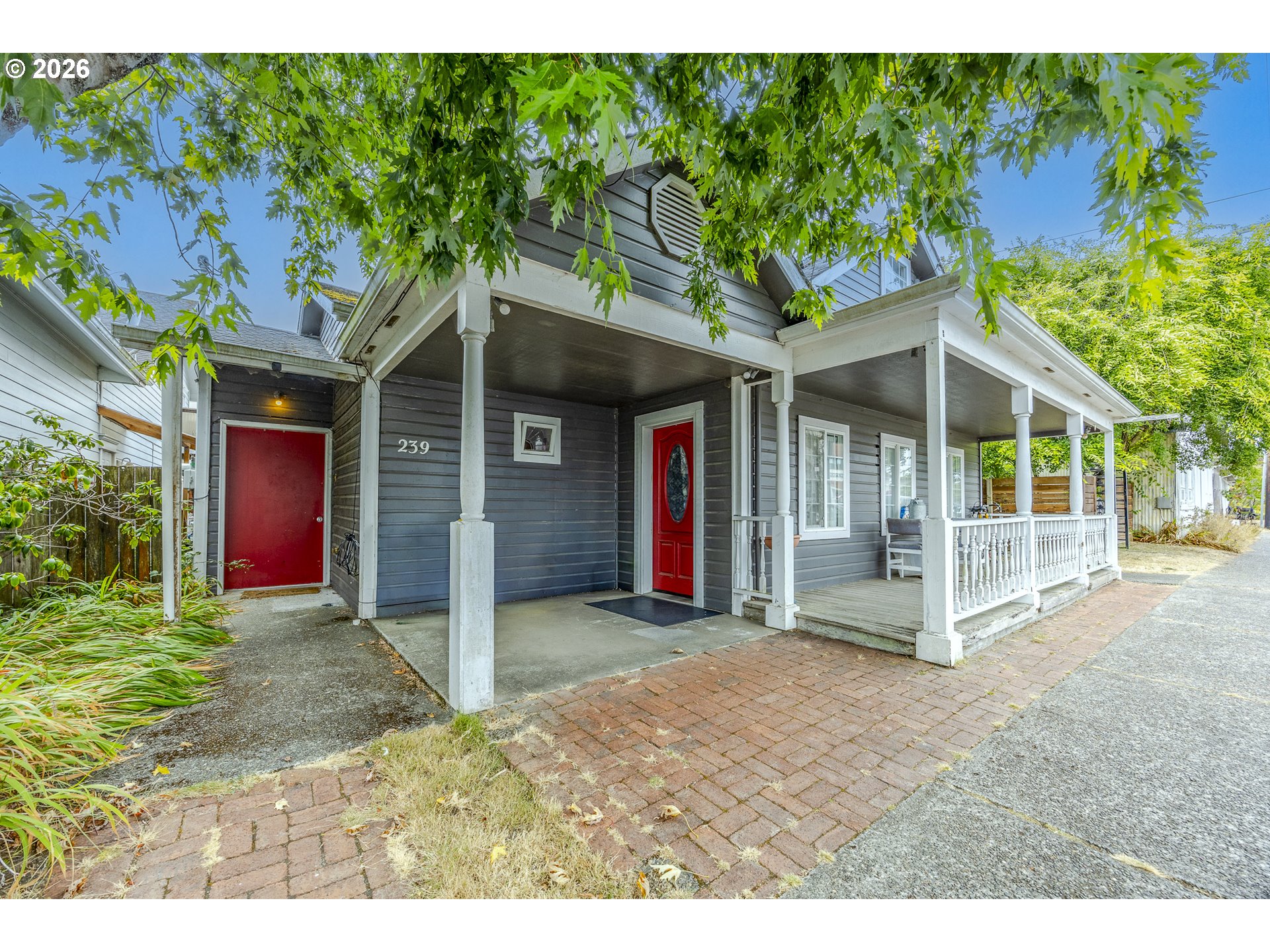 239 Maple St Property Photo 3