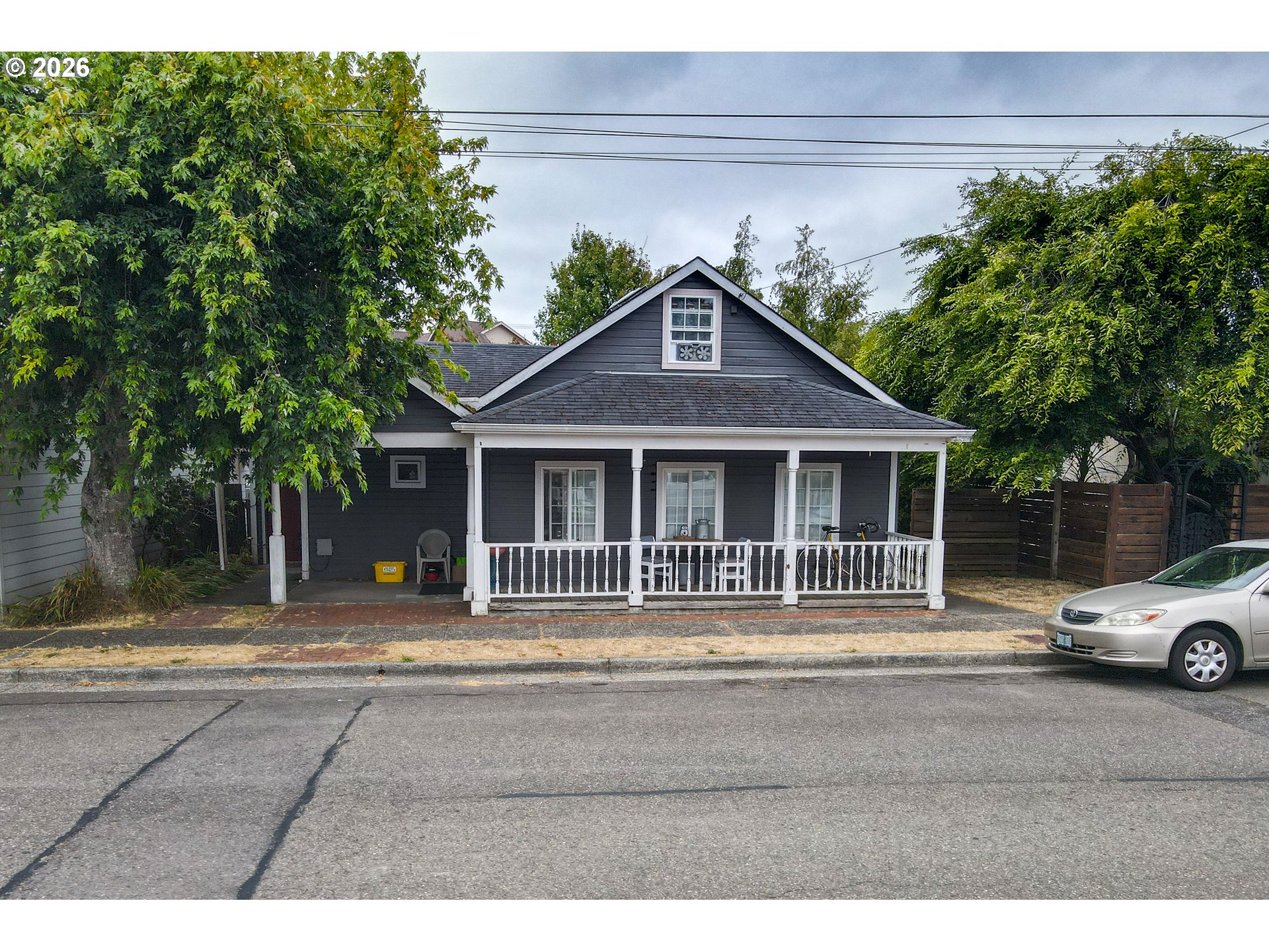 239 Maple St Property Photo 4