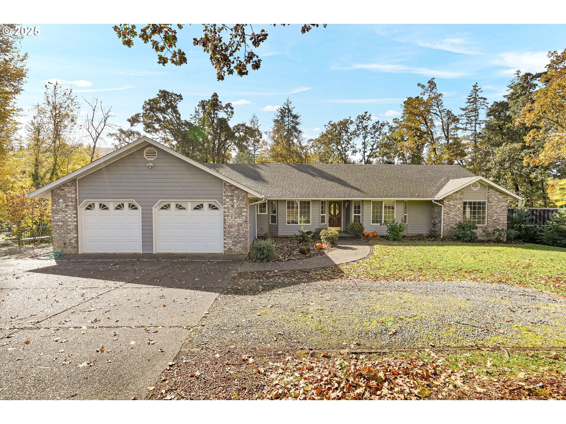 17576 Abiqua Rd Property Photo 2