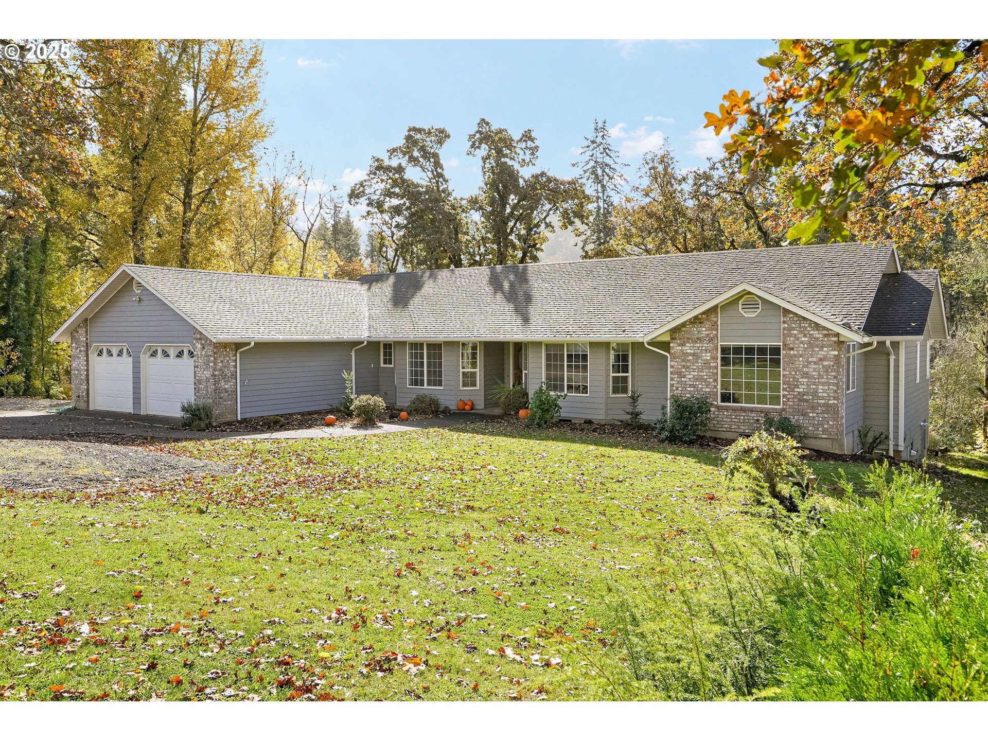 17576 Abiqua Rd Property Photo 3