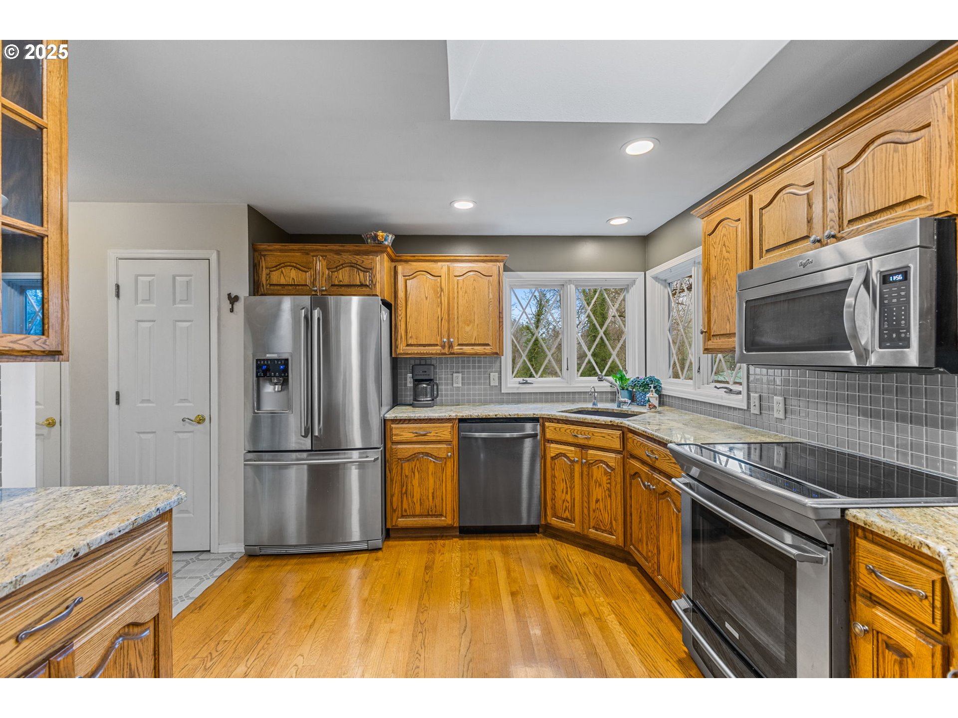 17576 Abiqua Rd Property Photo 11