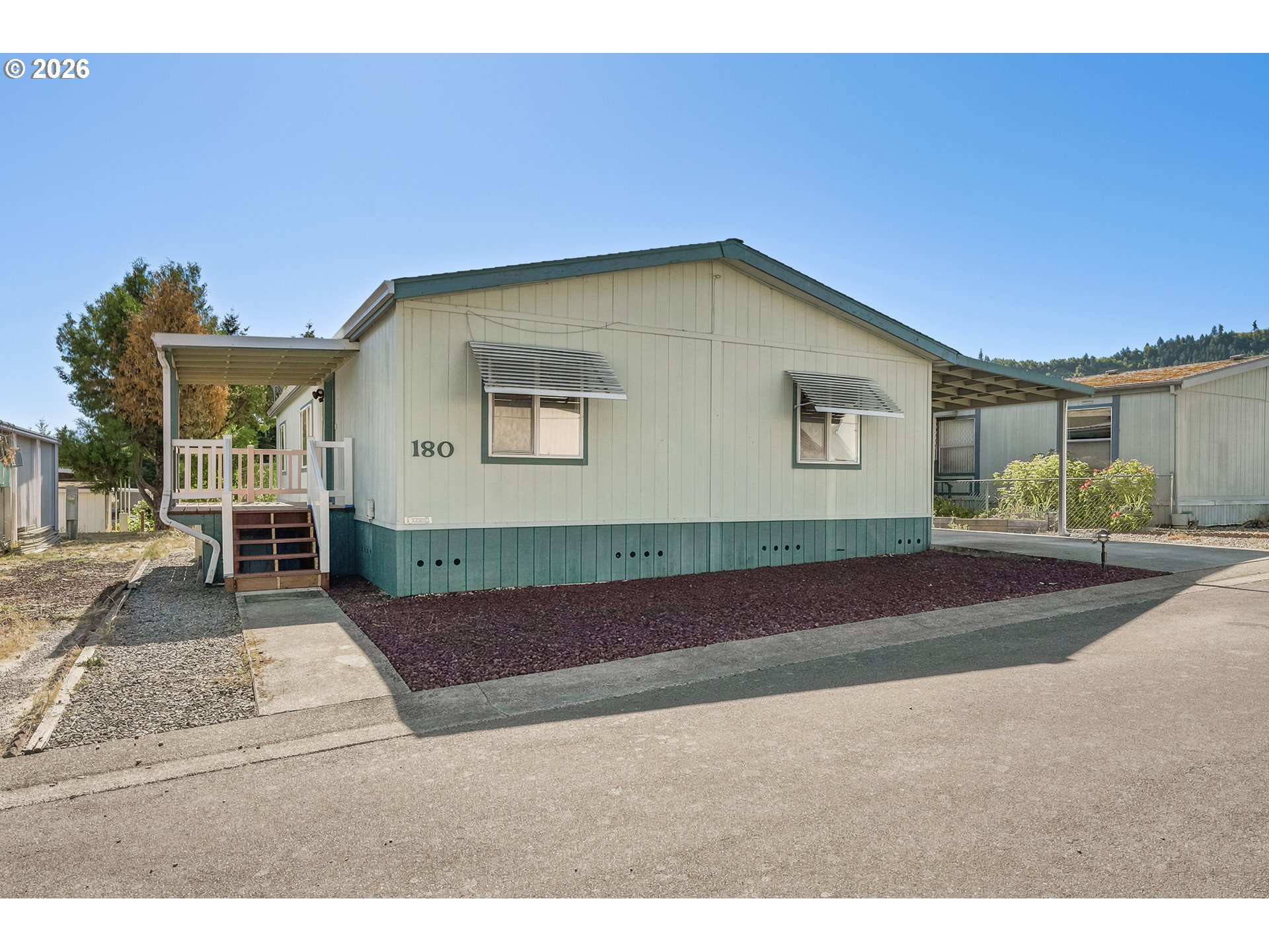 180 TWIN OAKS LOOP Property Photo 1