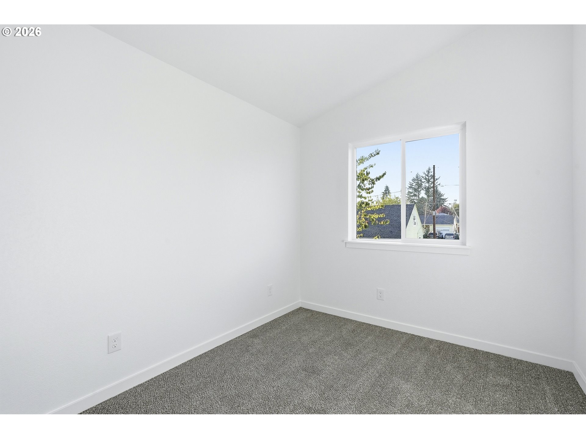 8722 Se Bybee Blvd Property Photo 16