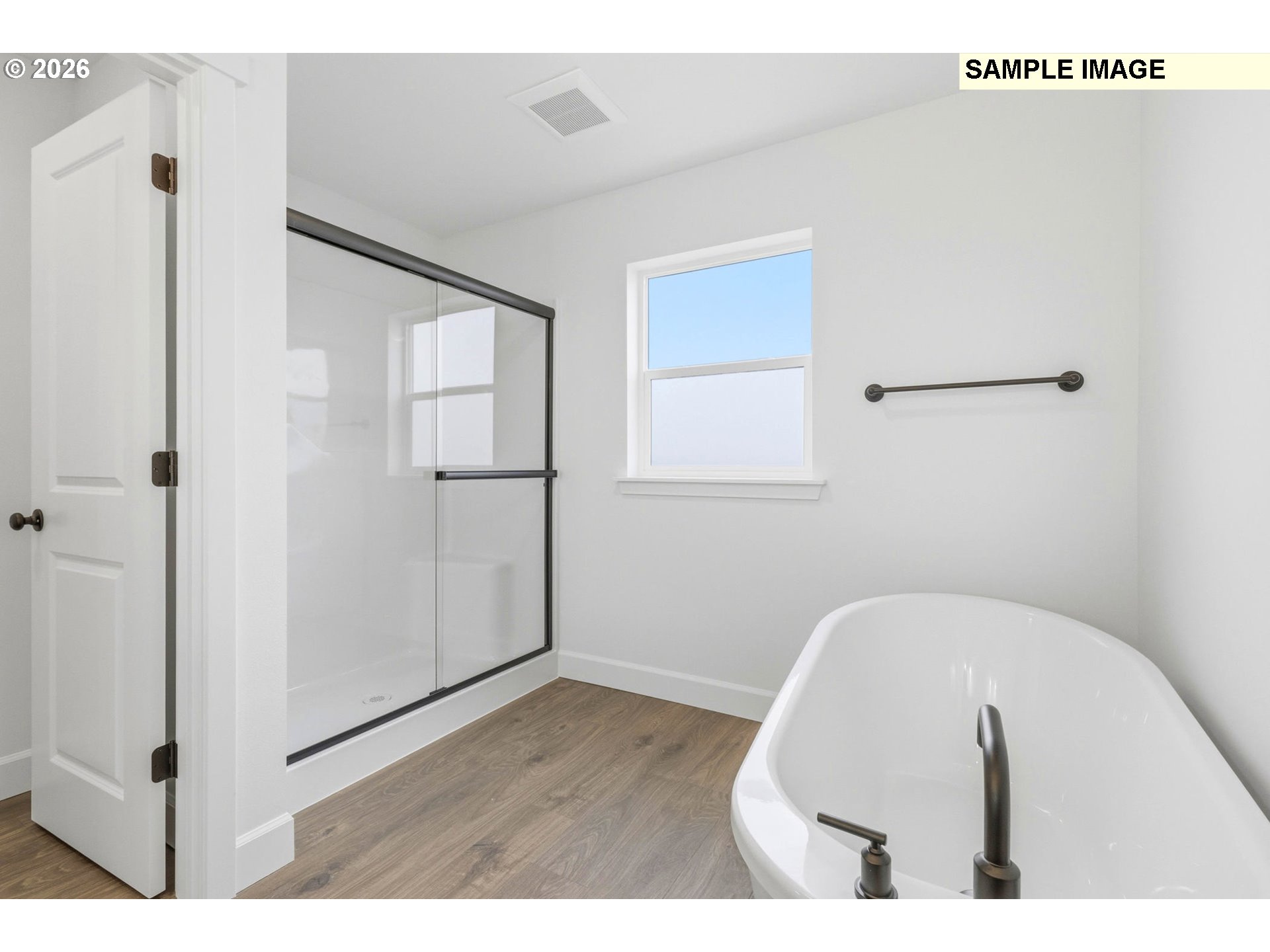 577 Taft St Property Photo 24