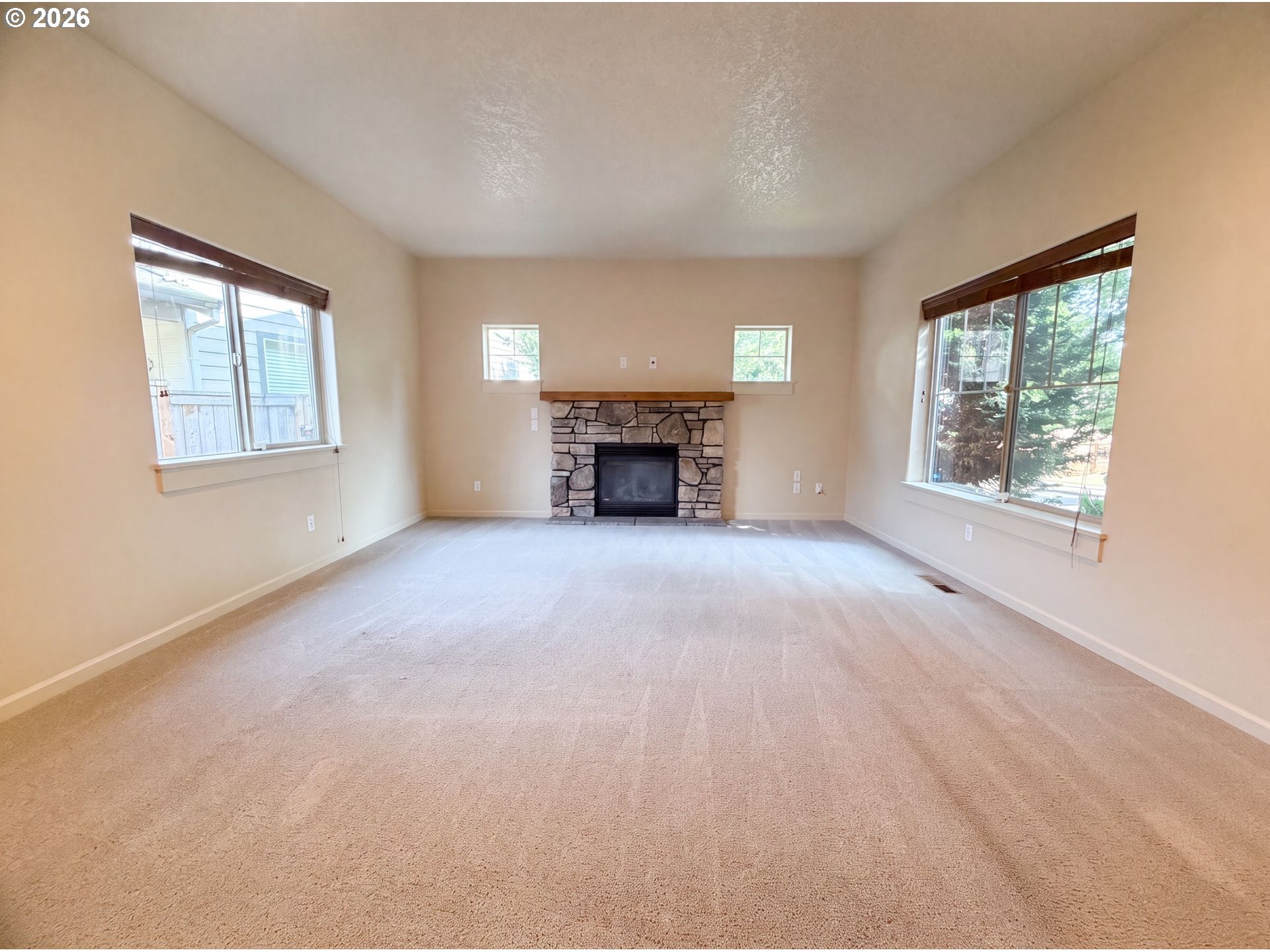 2817 Se Condor Ave Property Photo 3