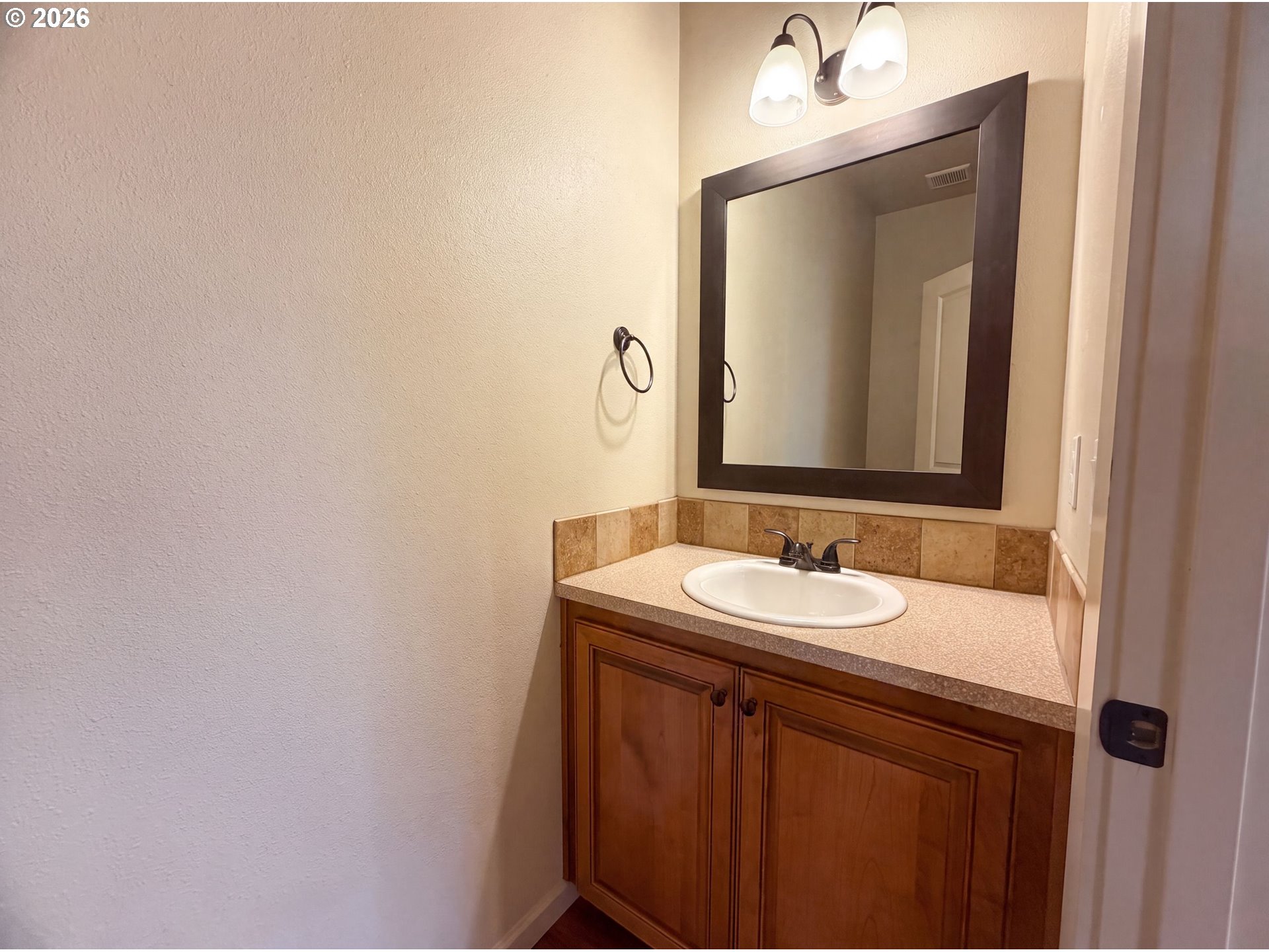 2817 Se Condor Ave Property Photo 16