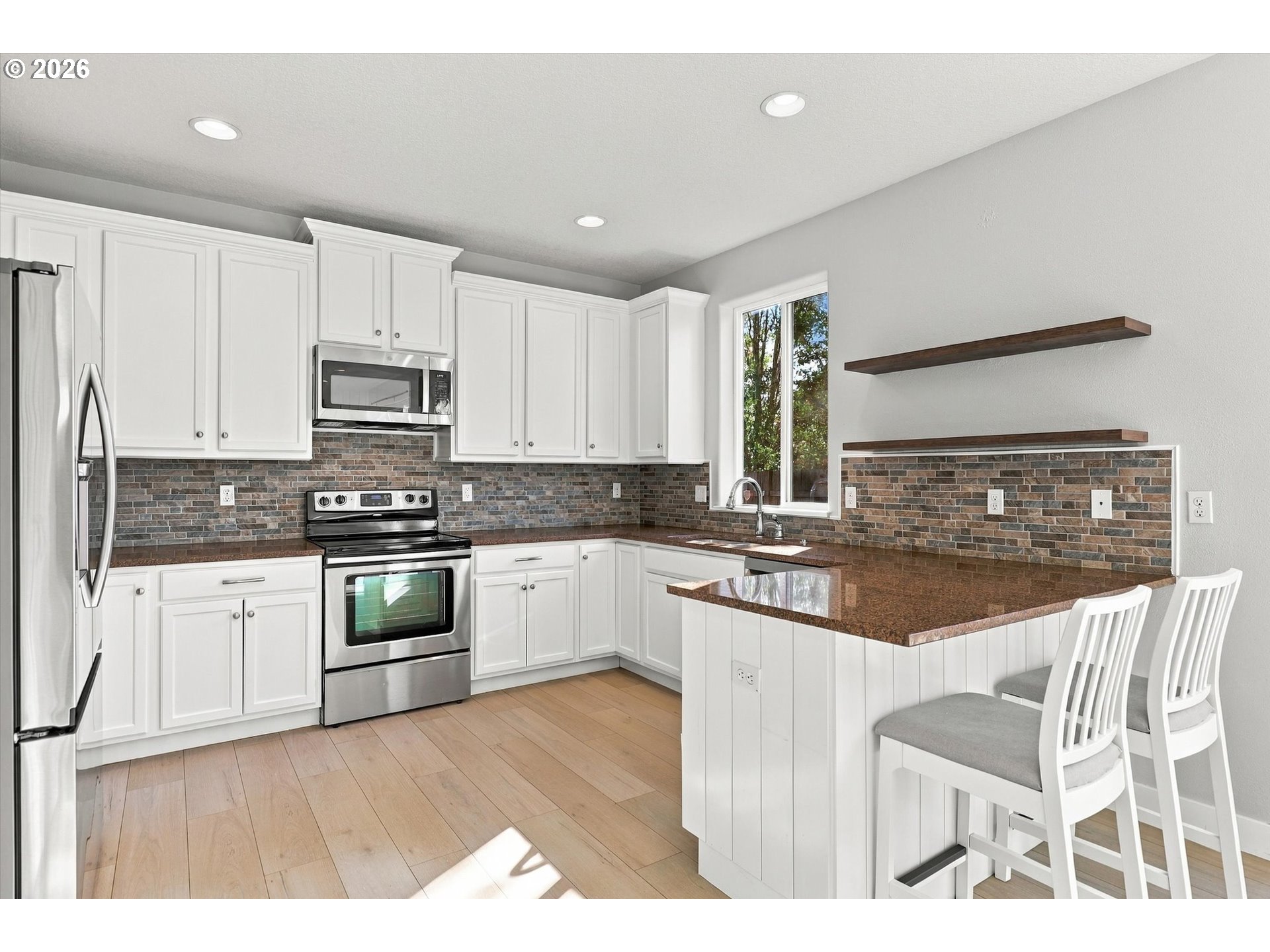 607 10th Ct Property Photo 11