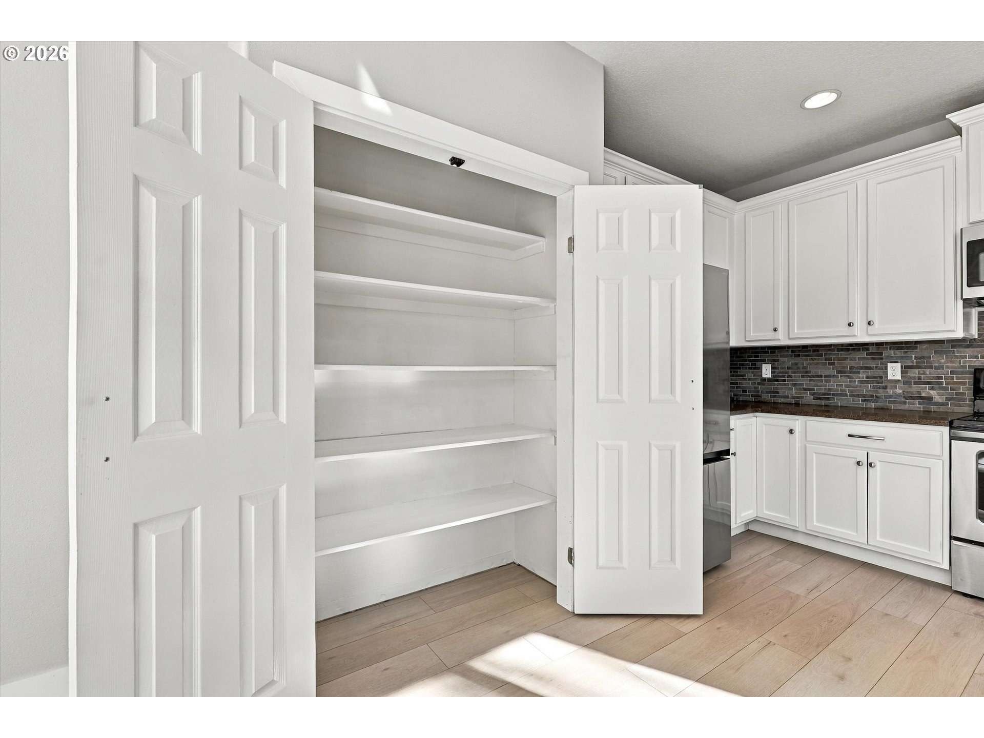 607 10th Ct Property Photo 16
