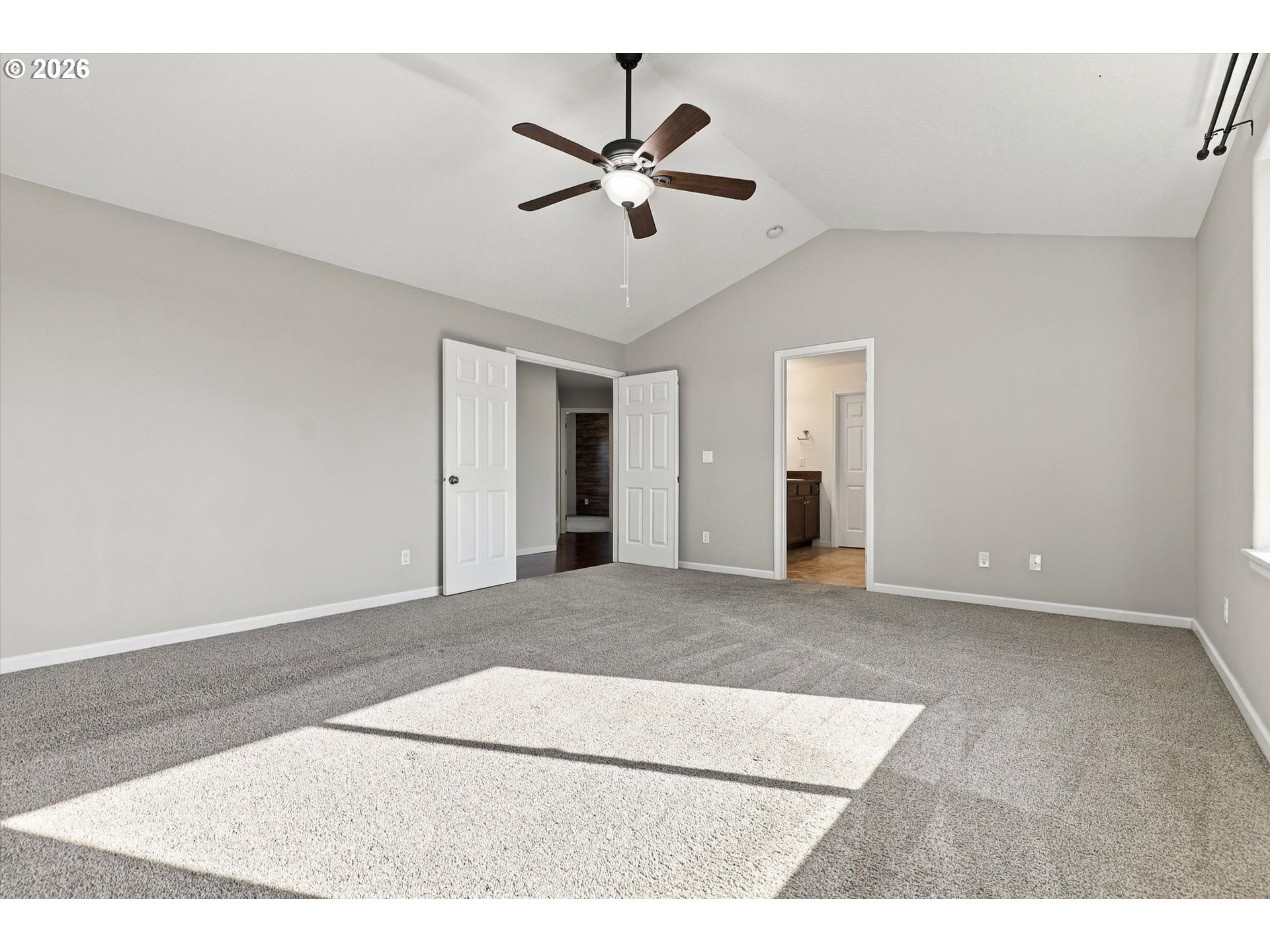 607 10th Ct Property Photo 23