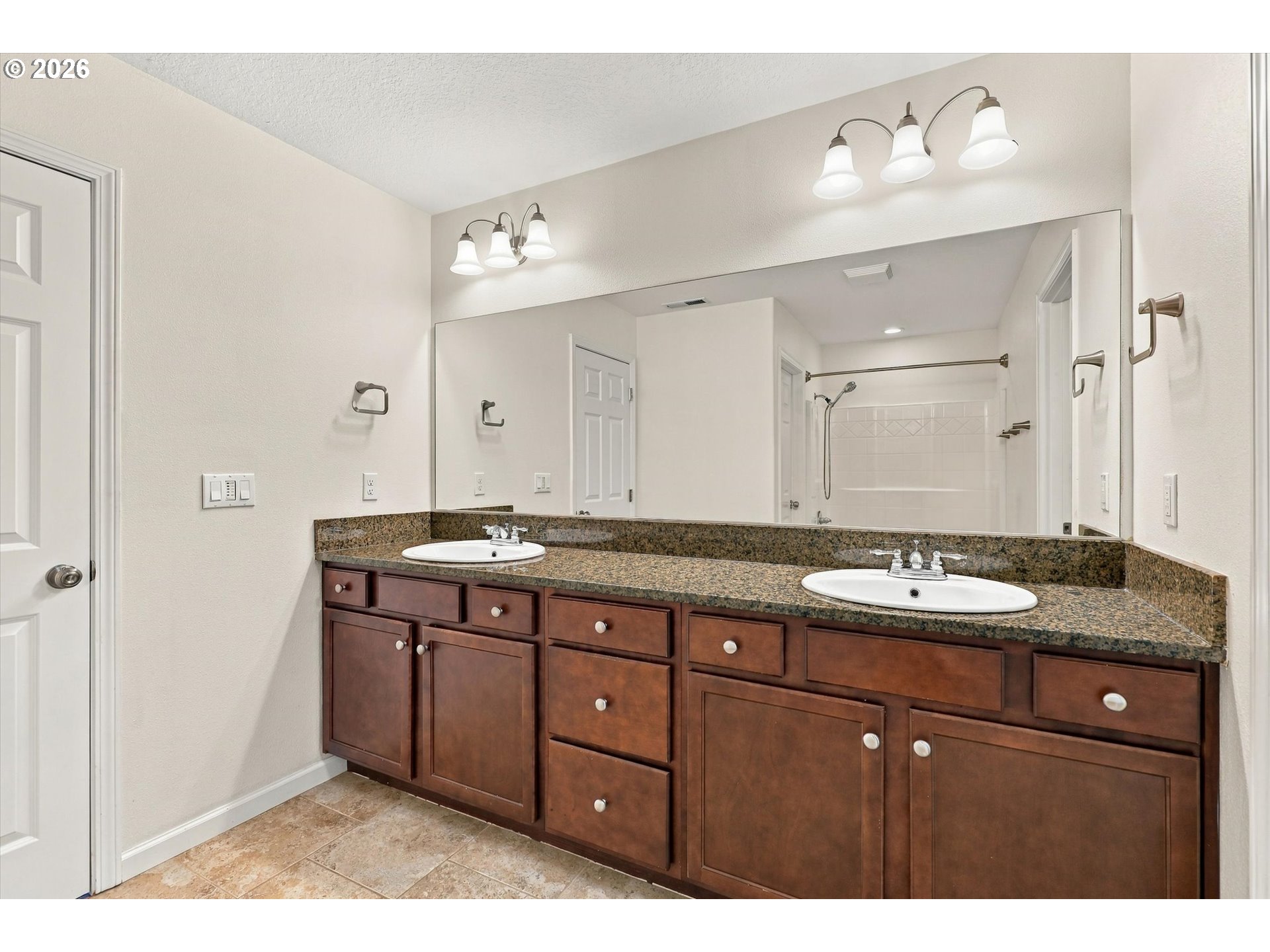 607 10th Ct Property Photo 24