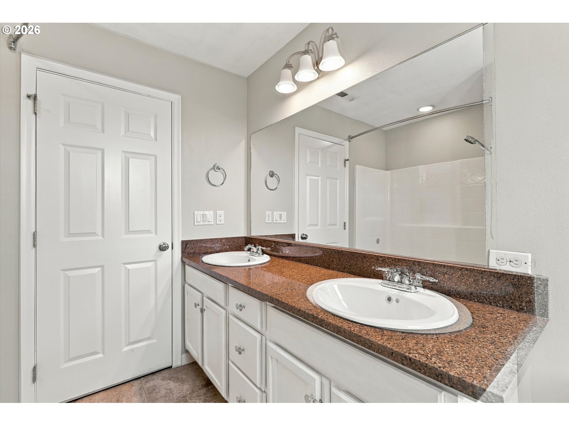607 10th Ct Property Photo 35