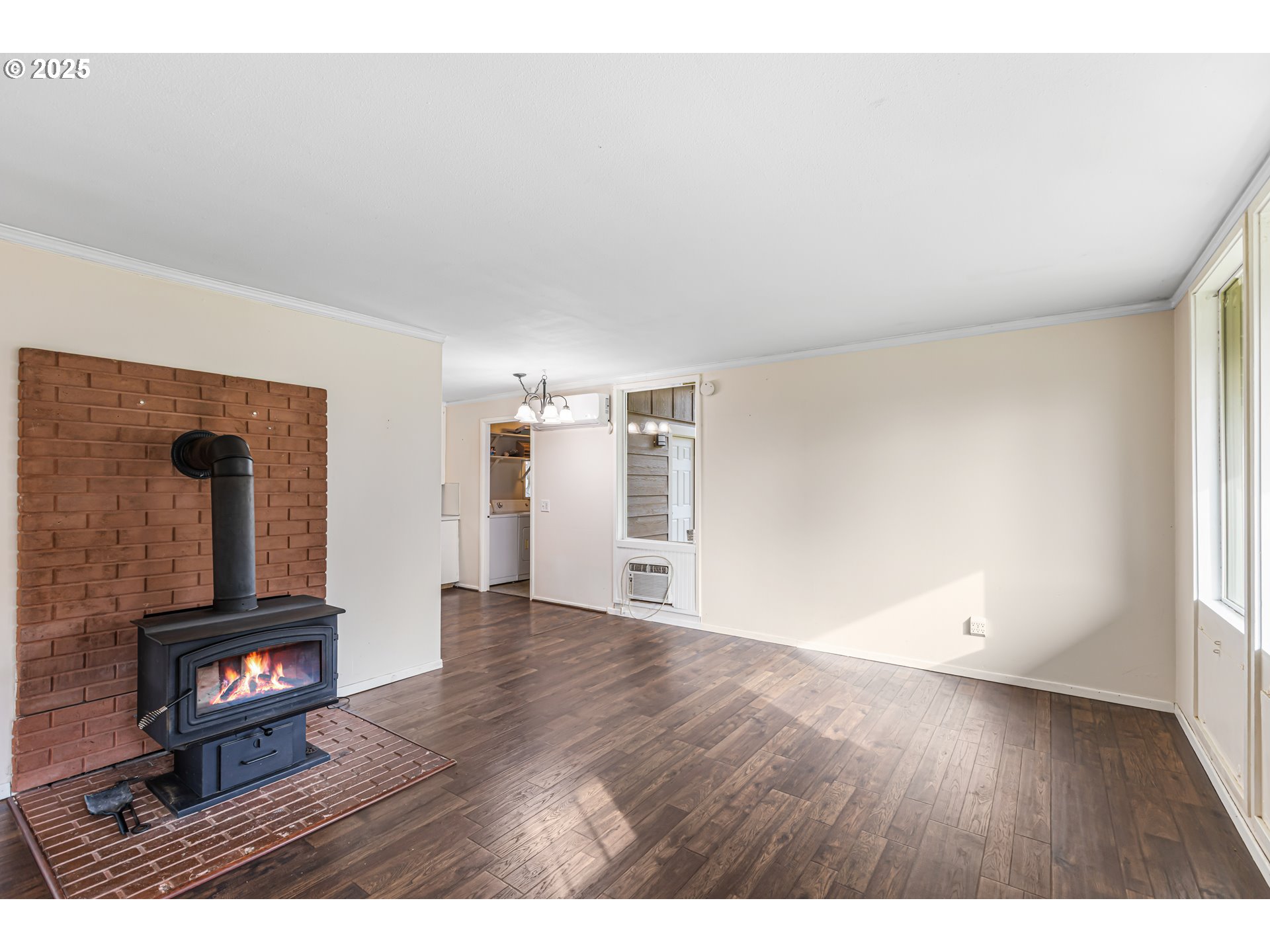 532 2nd St Property Photo 5
