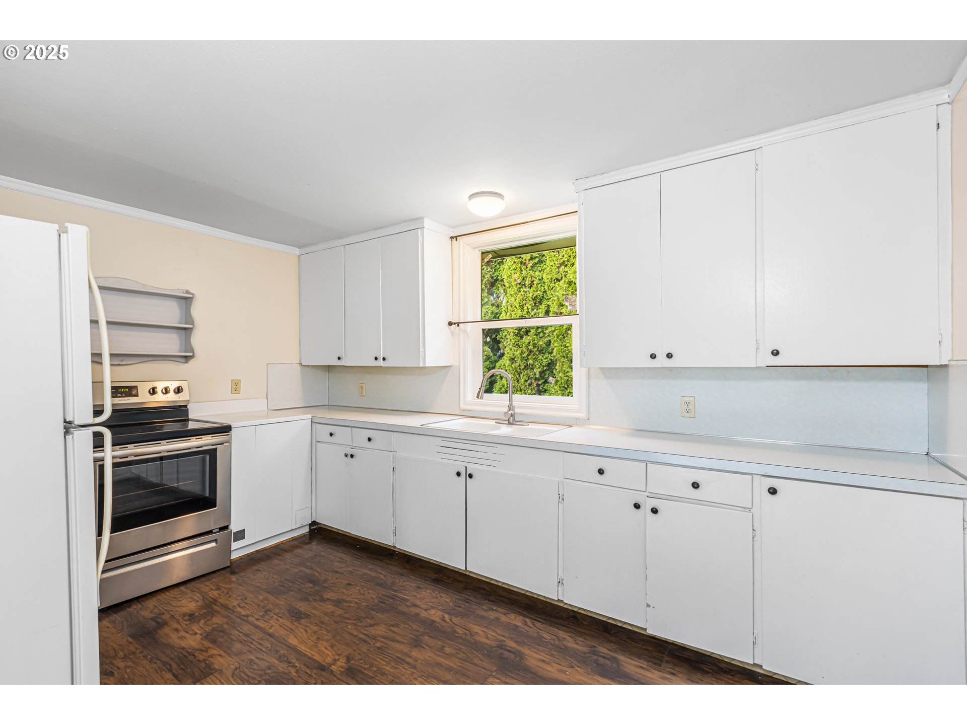 532 2nd St Property Photo 13