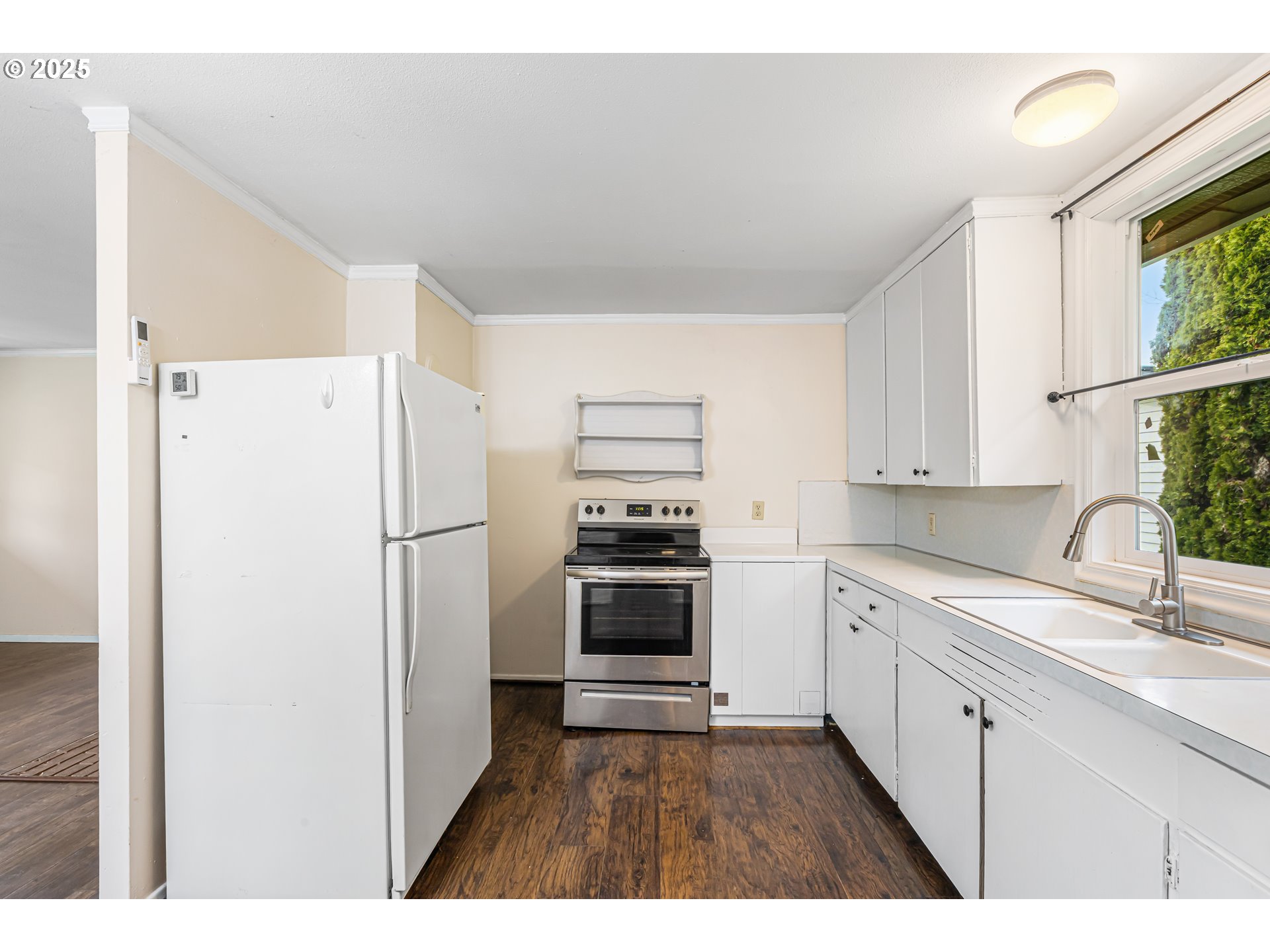 532 2nd St Property Photo 14