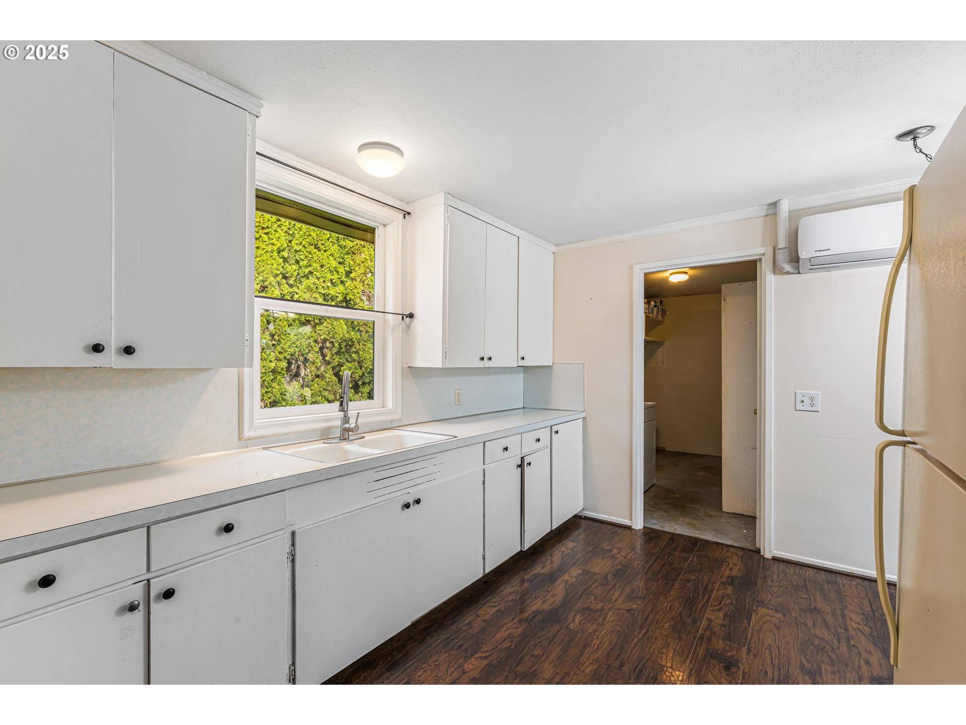 532 2nd St Property Photo 15