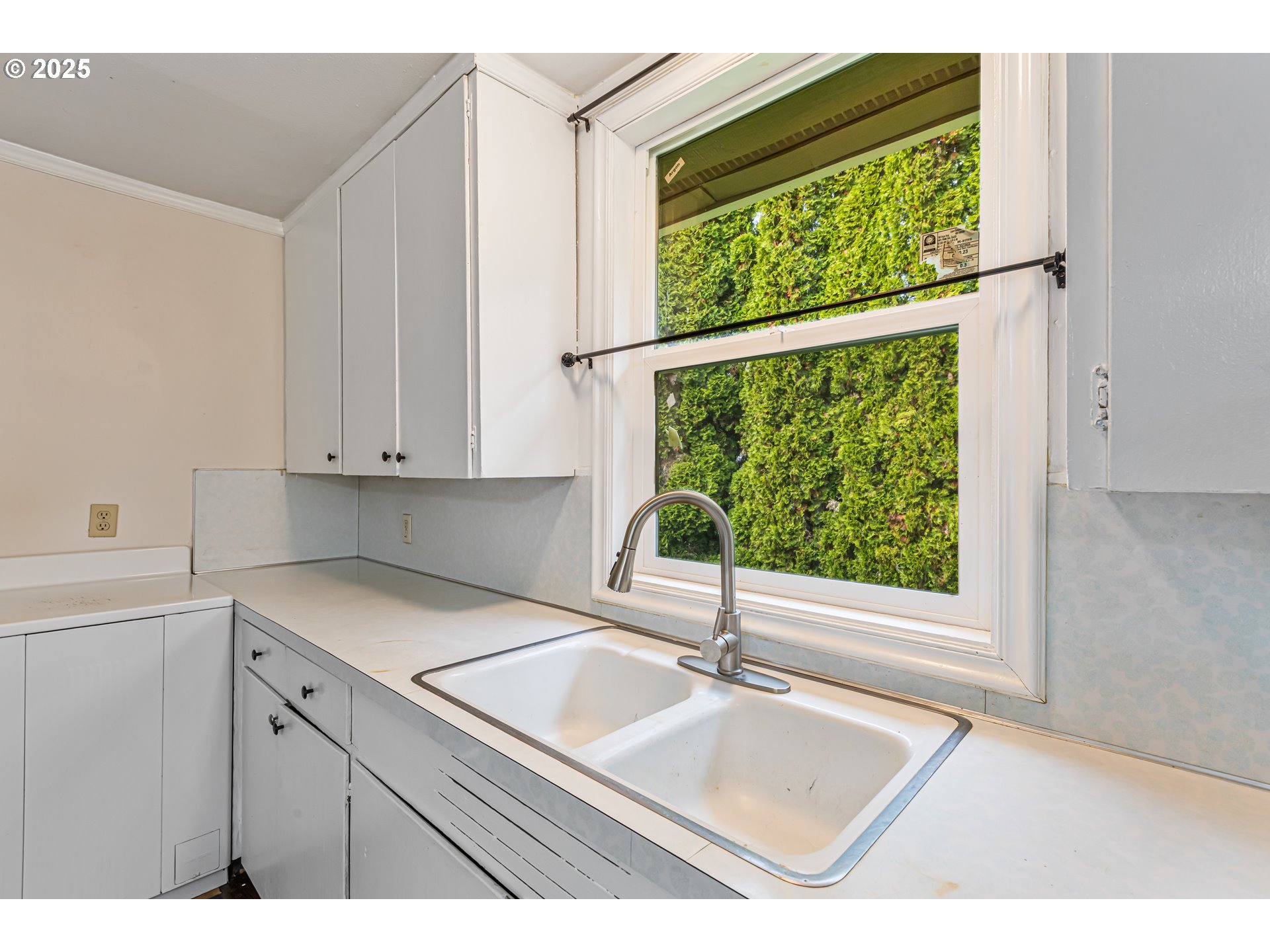 532 2nd St Property Photo 16