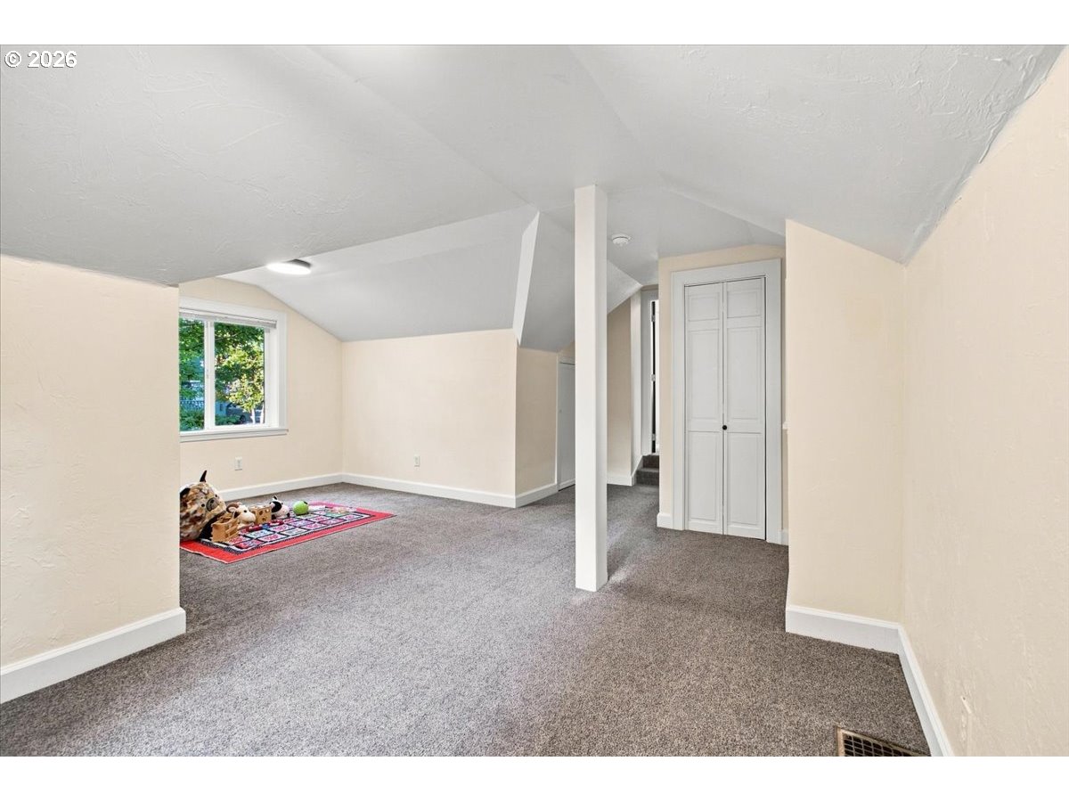 515 Fulvue Dr Property Photo 16