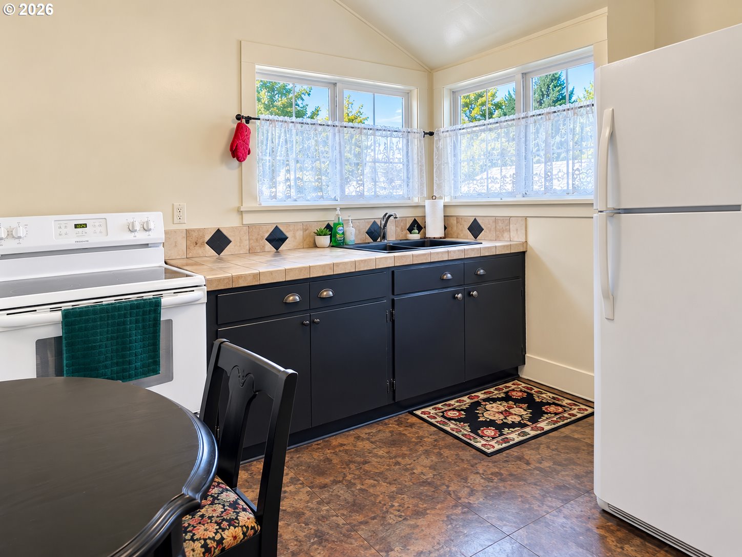1613 2nd St Property Photo 3