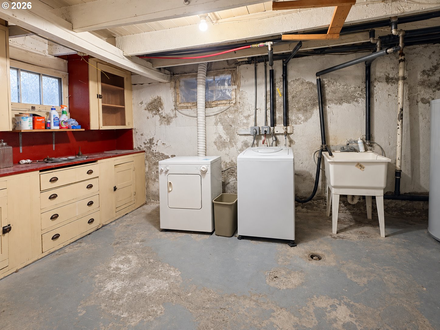 1613 2nd St Property Photo 9
