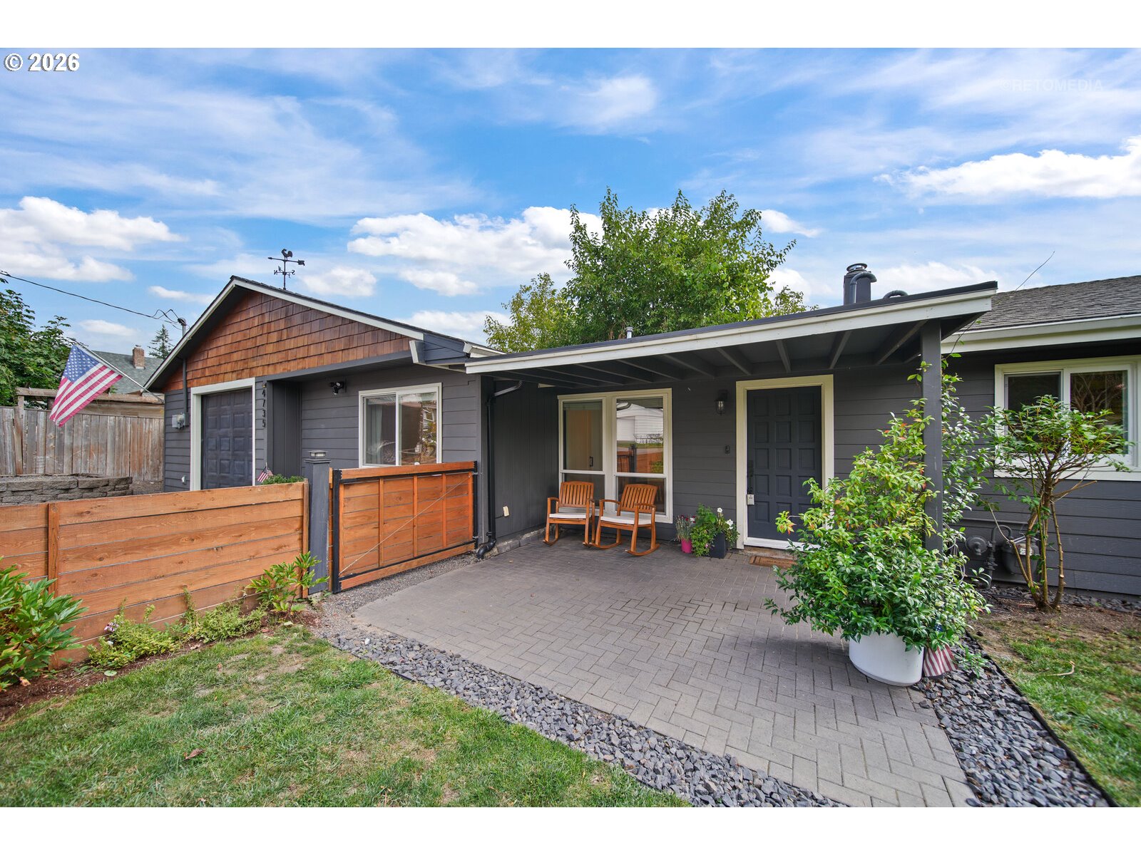 4735 Sussex St Property Photo 1
