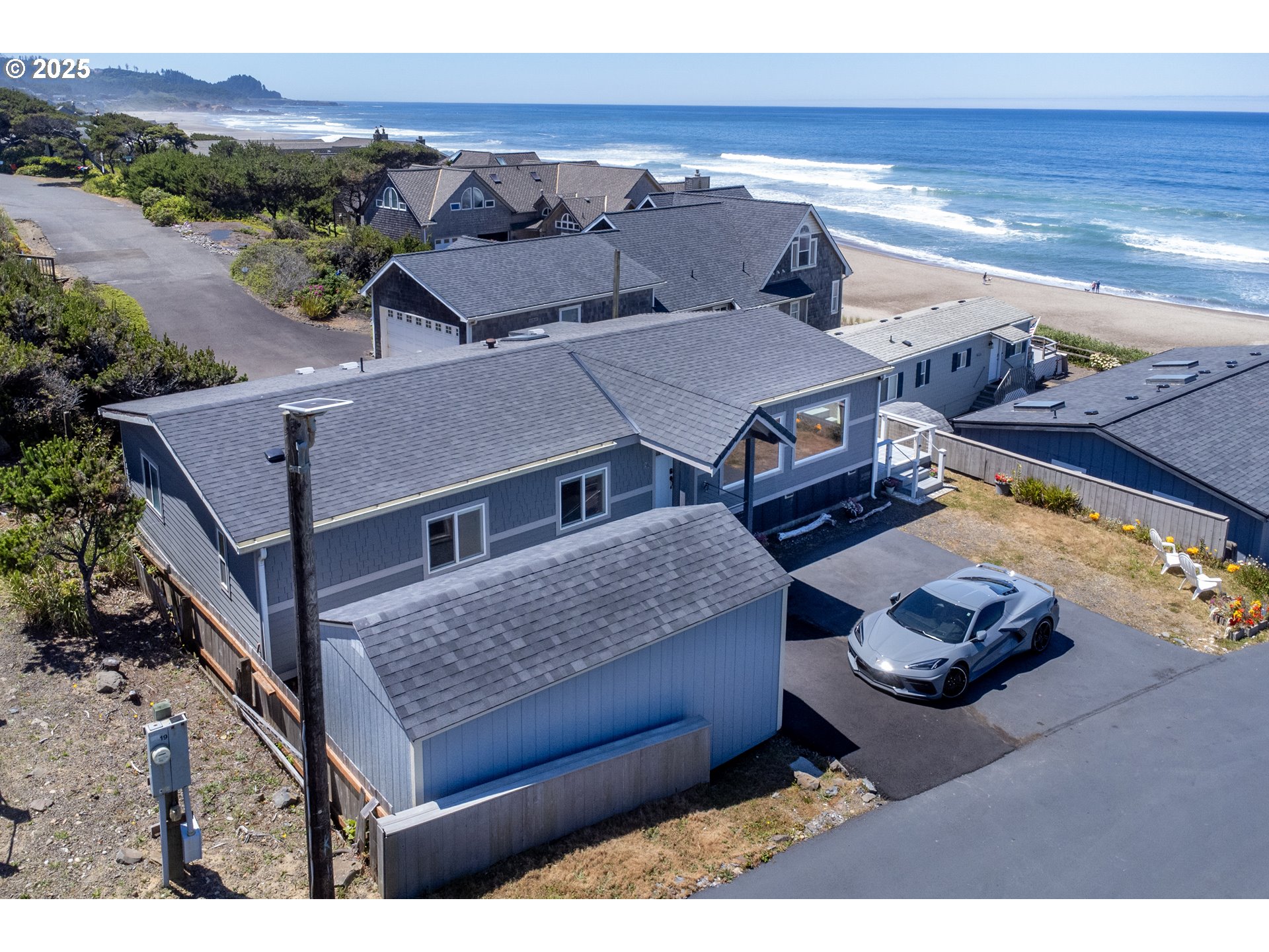 4875 N Highway 101 Property Photo 1