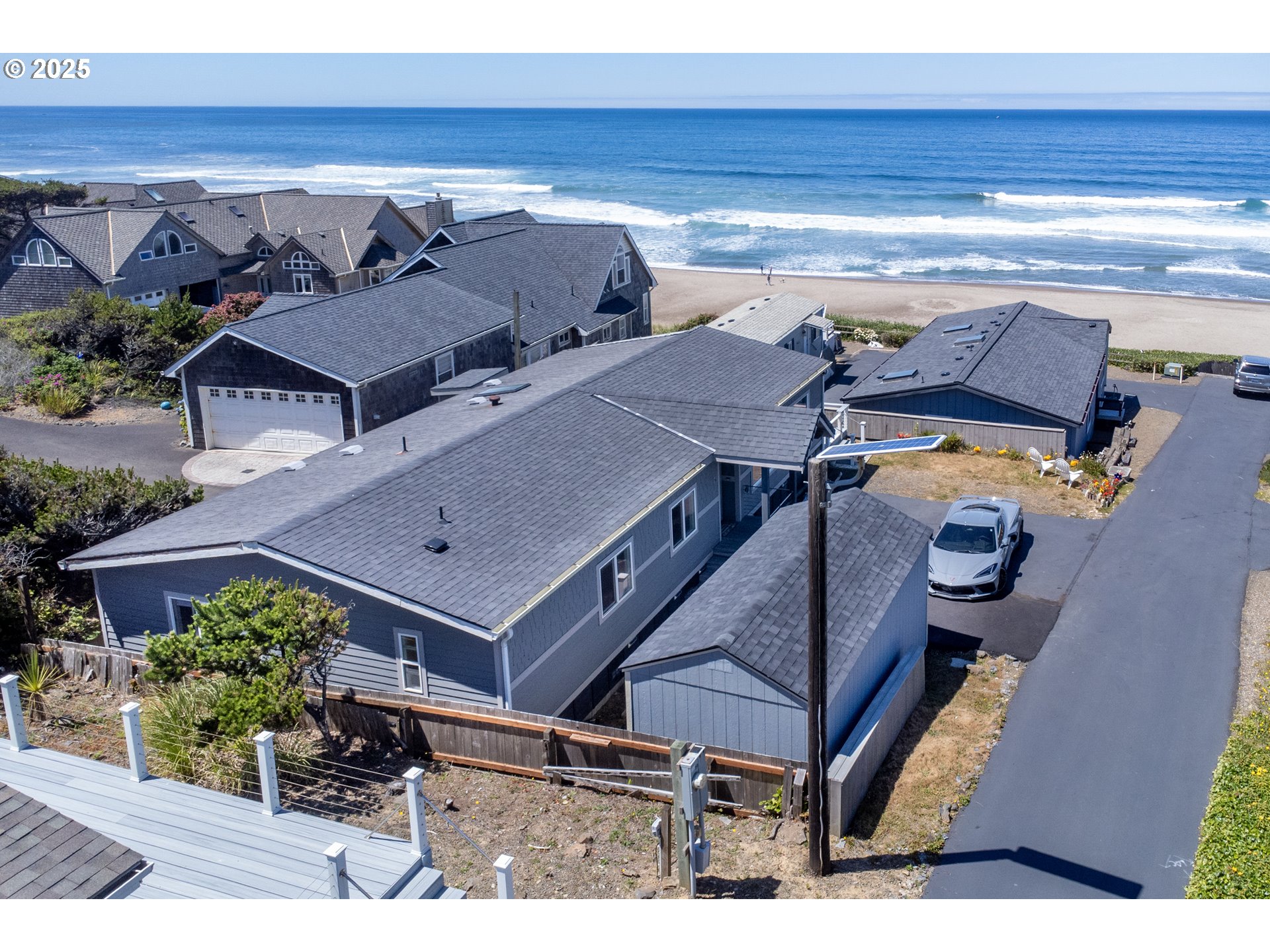 4875 N Highway 101 Property Photo 2
