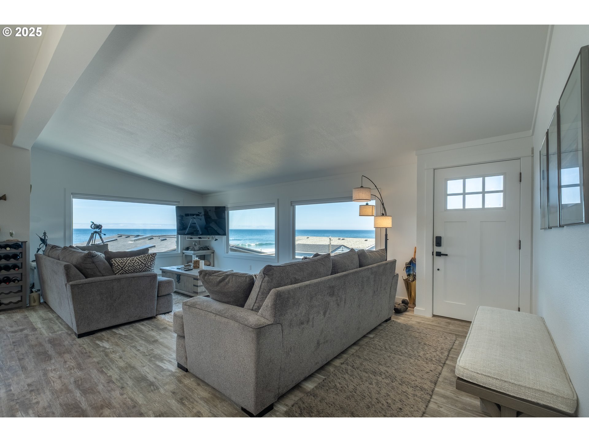 4875 N Highway 101 Property Photo 16