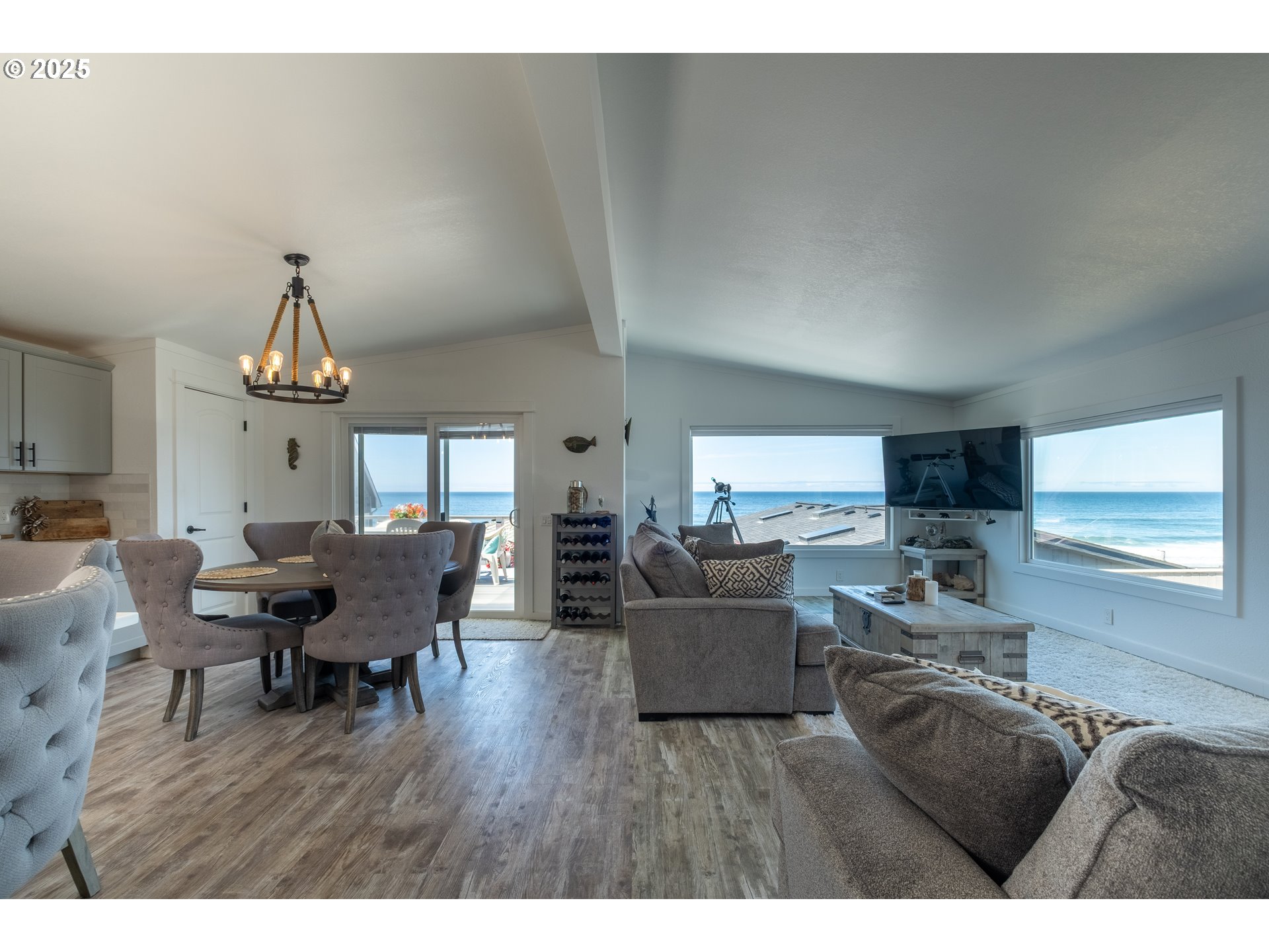 4875 N Highway 101 Property Photo 17