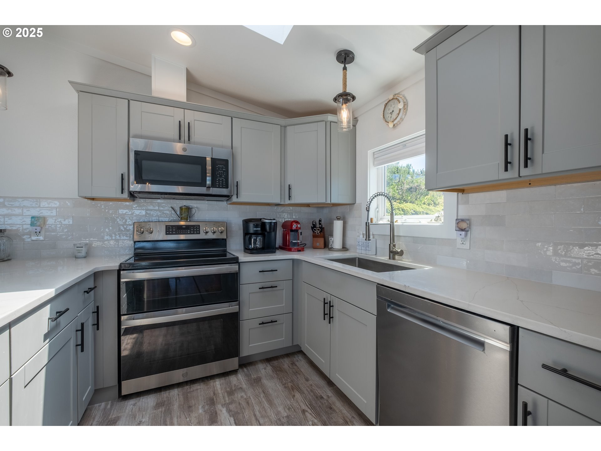 4875 N Highway 101 Property Photo 21