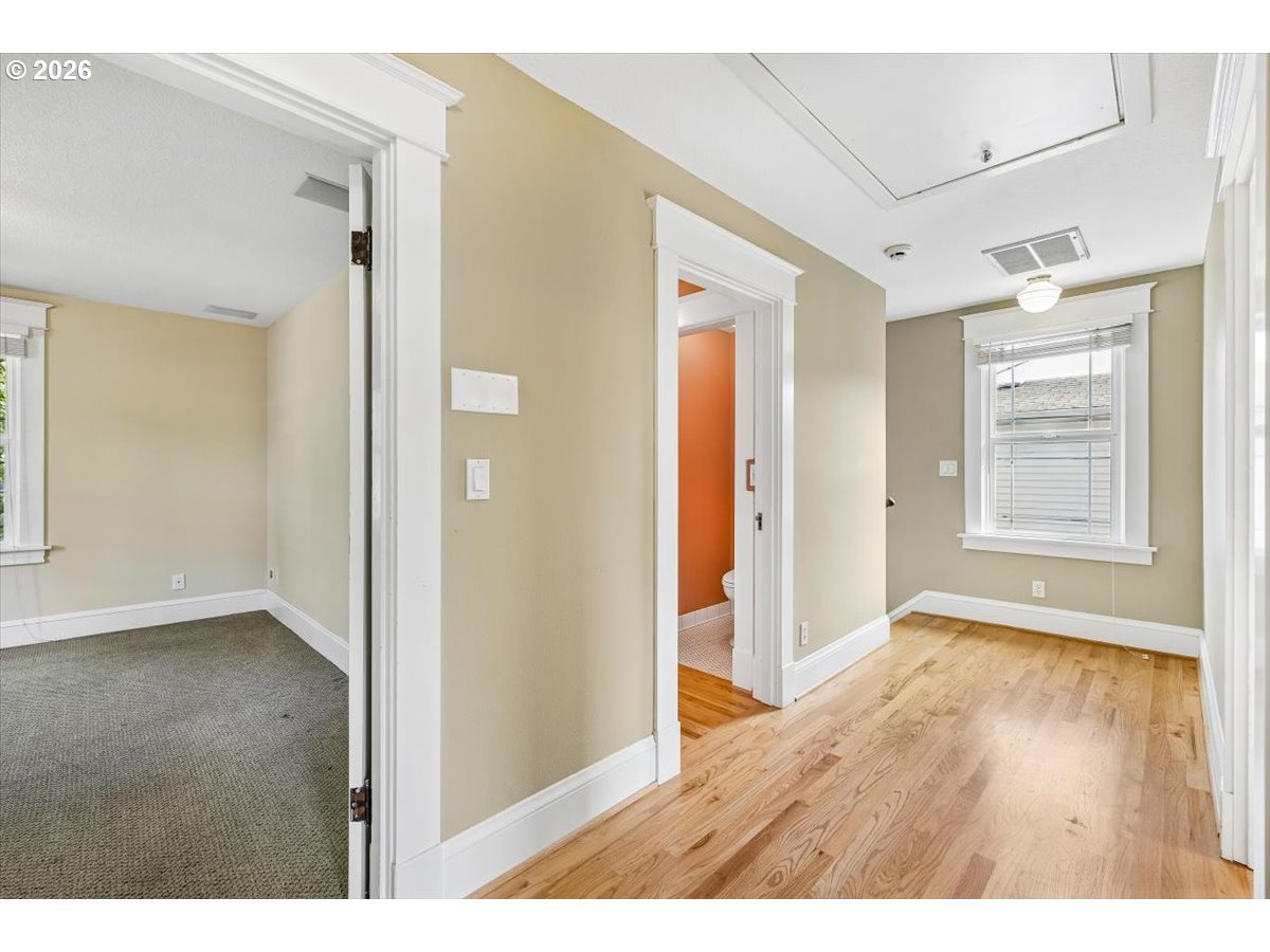 944 Se Sherrett St Property Photo 17