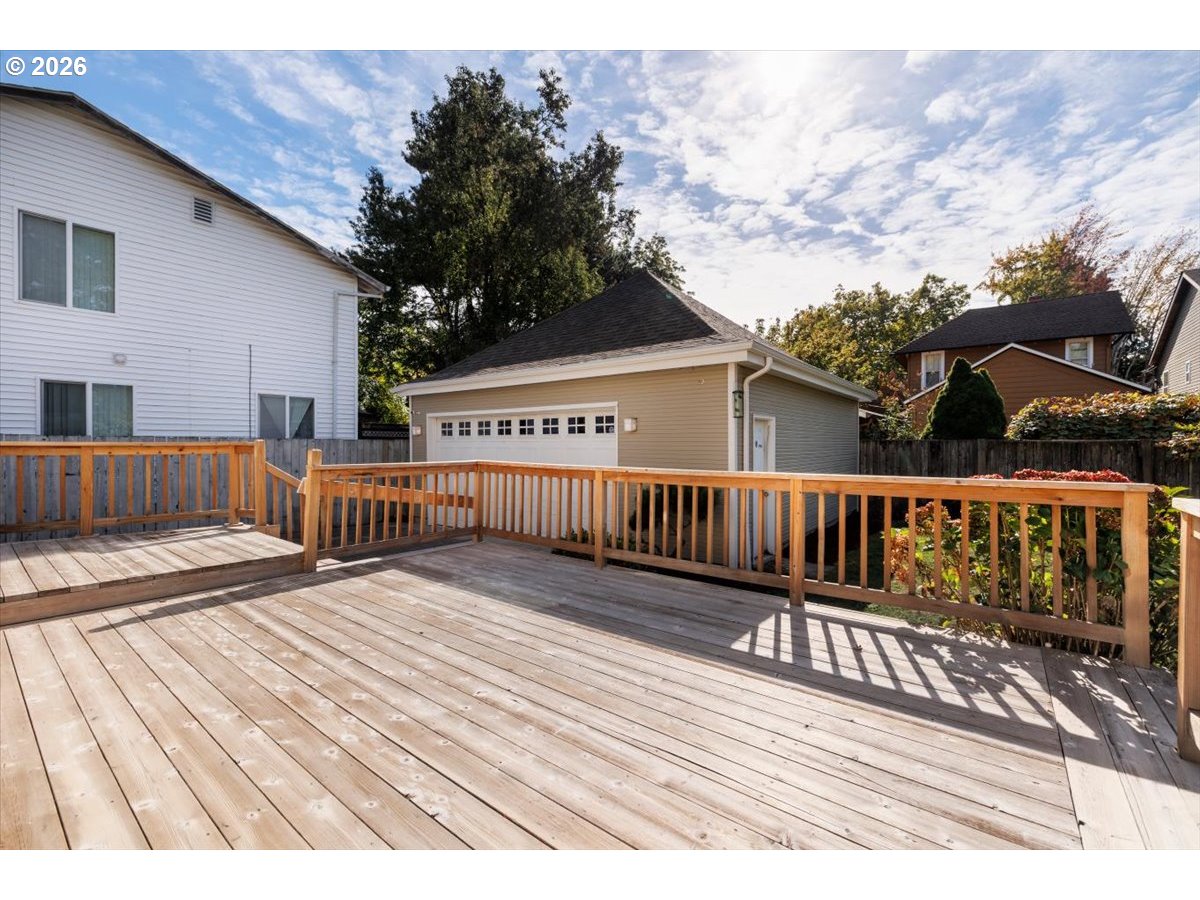 944 Se Sherrett St Property Photo 36