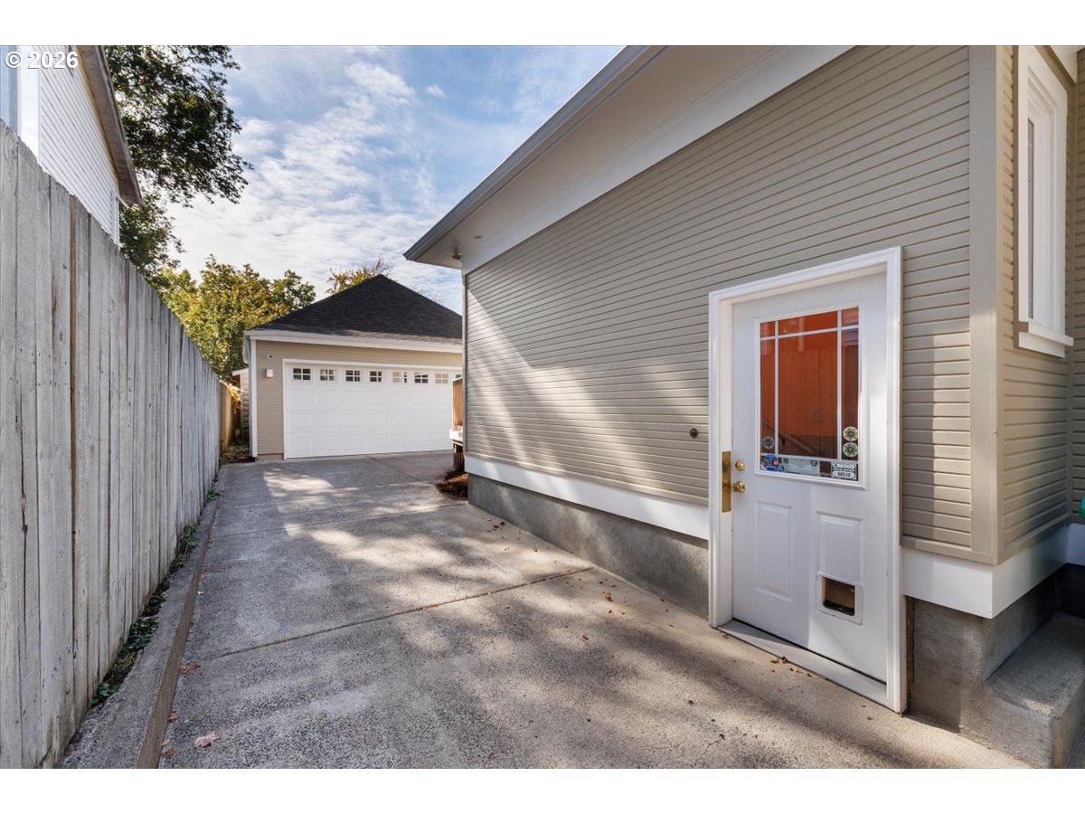 944 Se Sherrett St Property Photo 40
