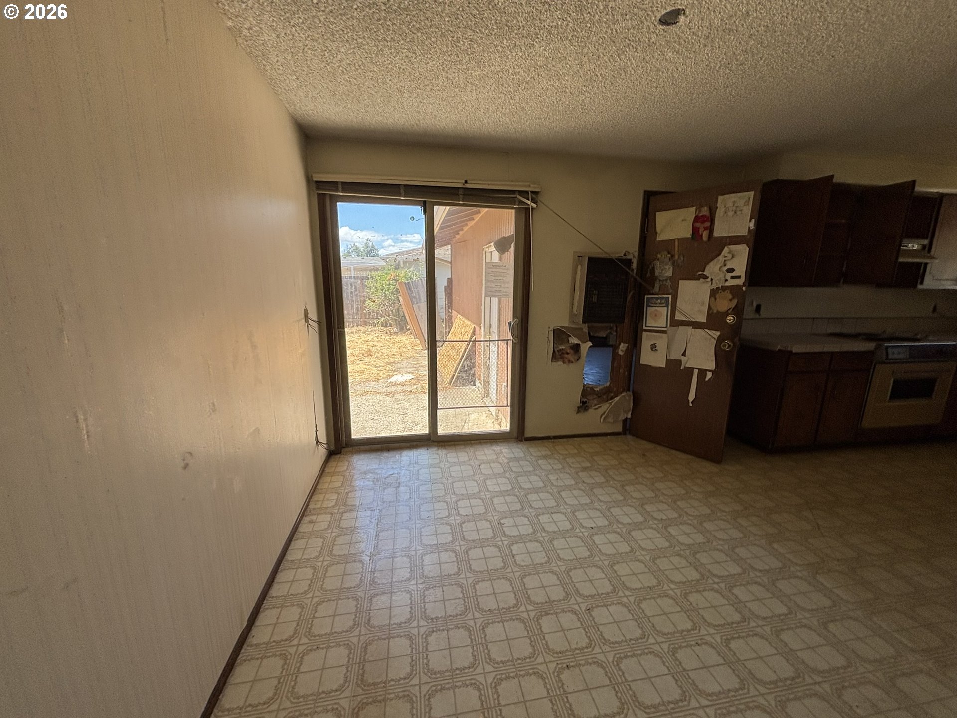 1164 Elizabeth St Property Photo 6