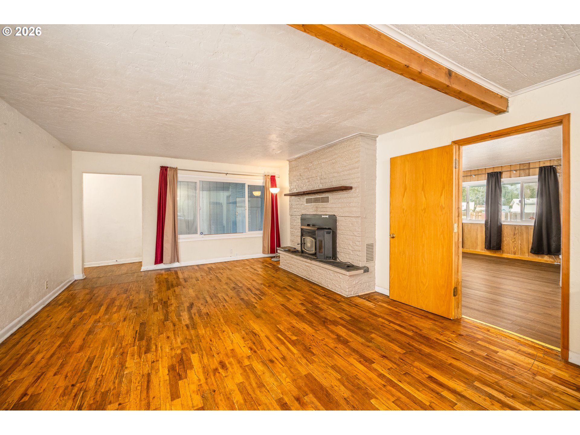 92133 Marcola Rd Property Photo 5
