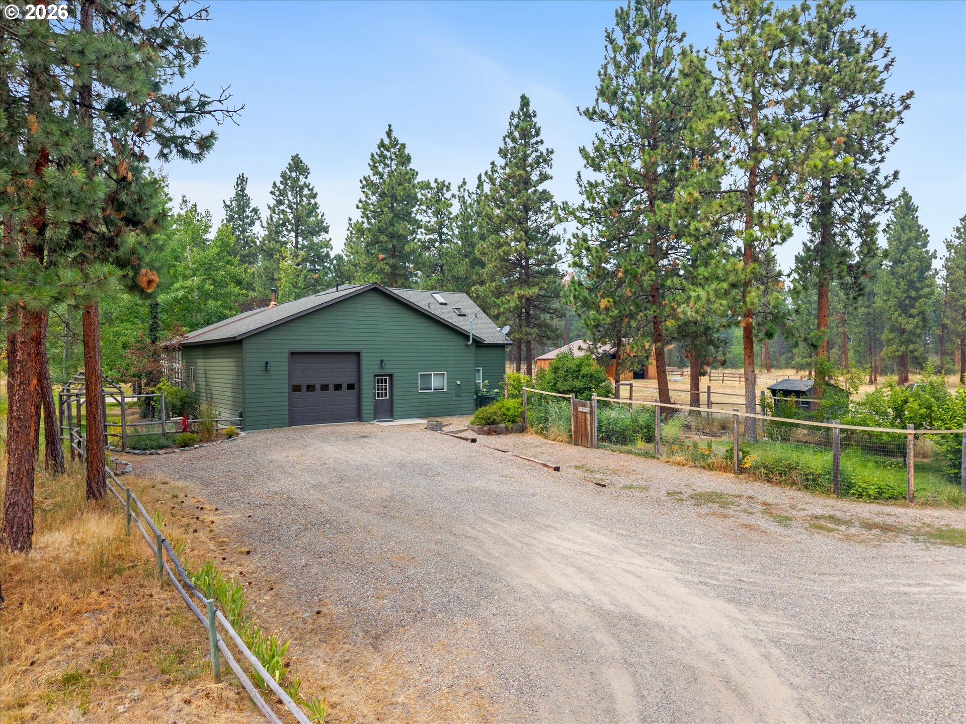 15365 Pine Creek Ln Property Photo 3