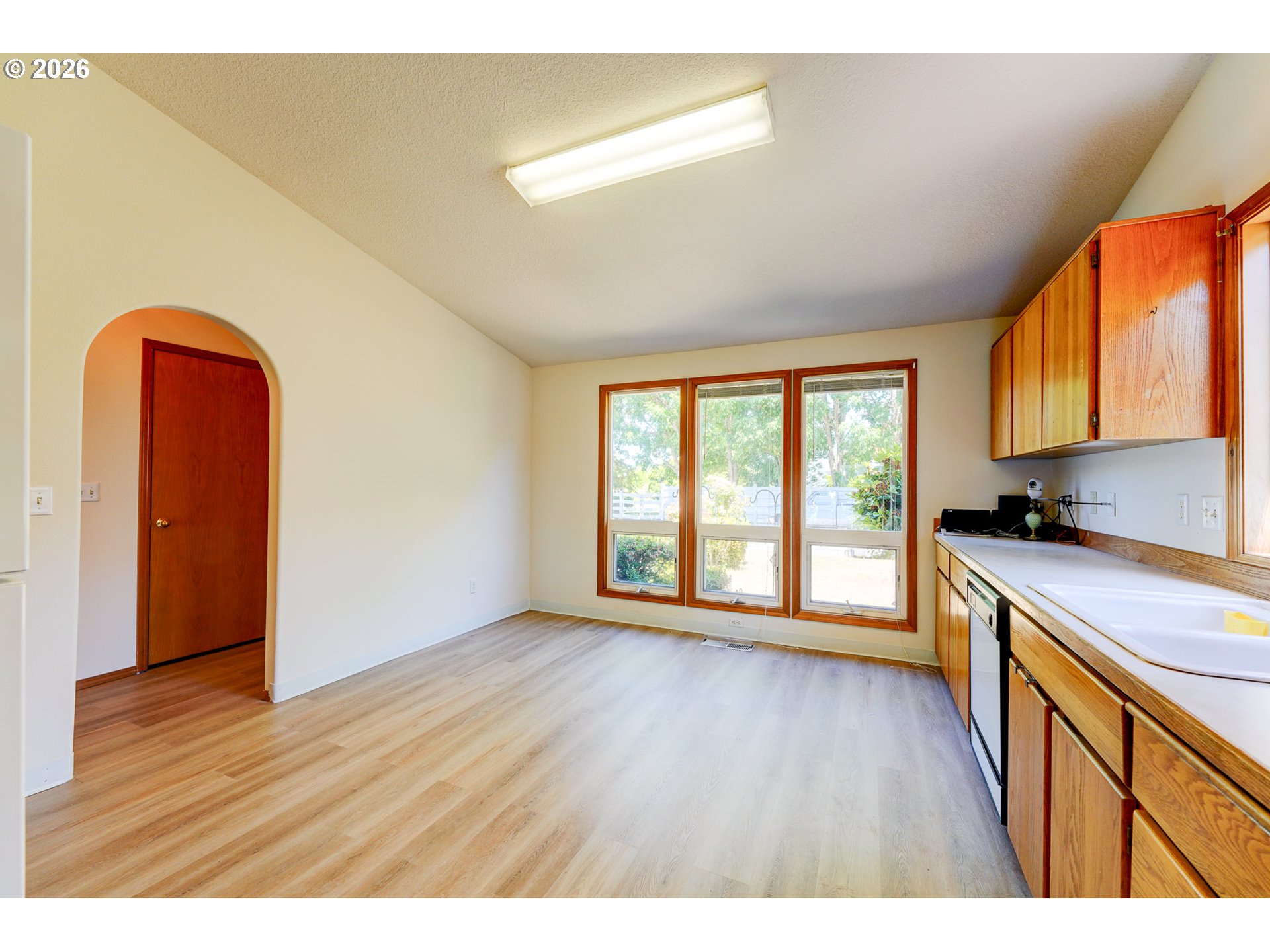 17440 Sw Stark St Property Photo 5