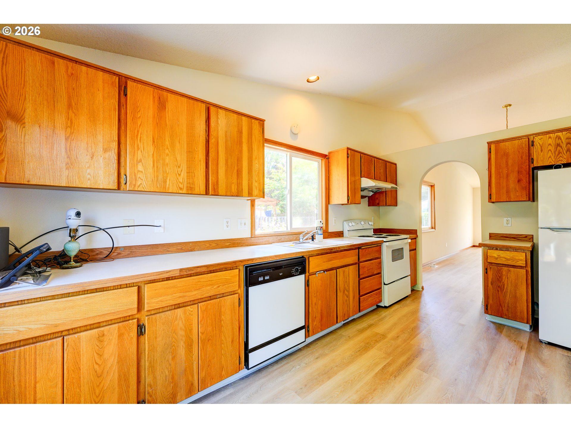 17440 Sw Stark St Property Photo 7
