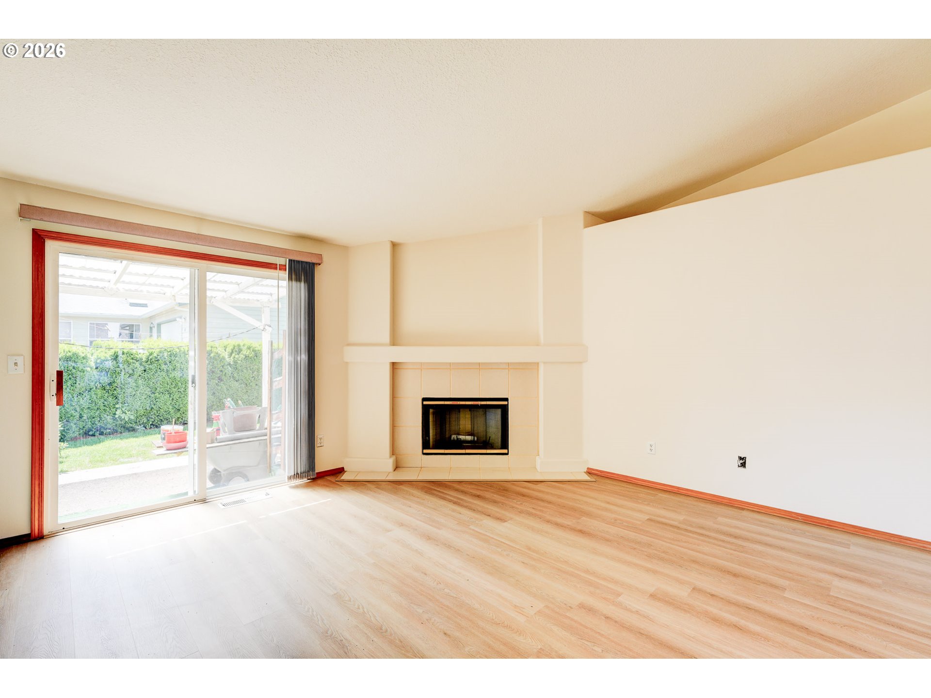 17440 Sw Stark St Property Photo 10