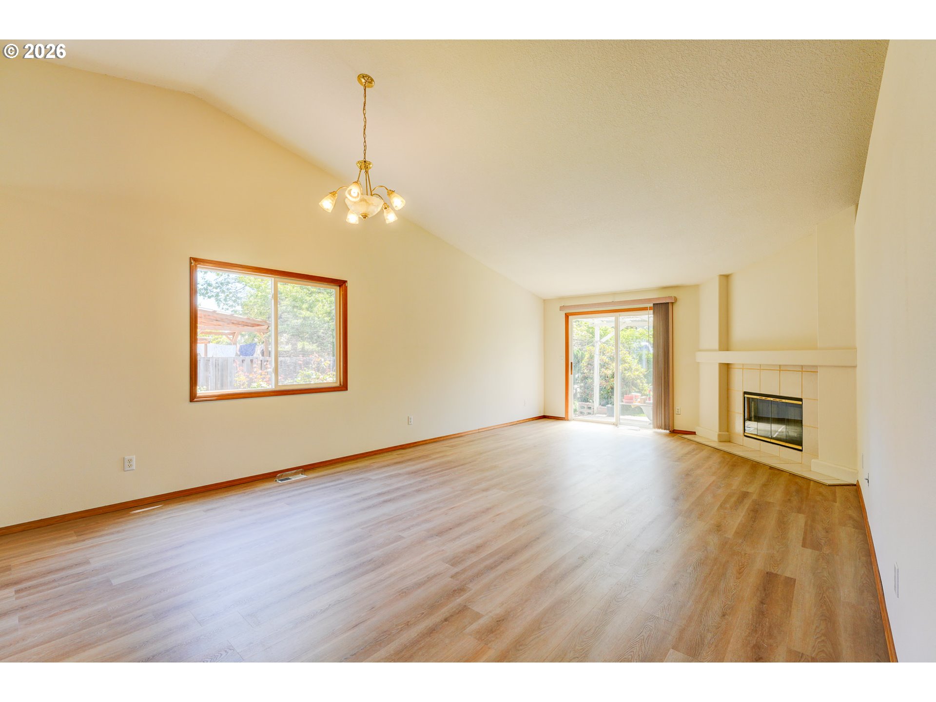 17440 Sw Stark St Property Photo 12