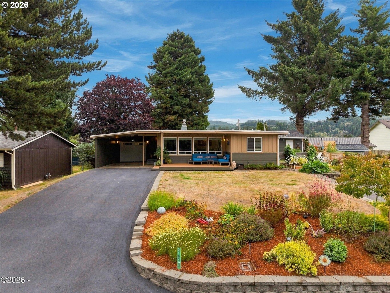 3652 Ne Johns Loop Property Photo 1