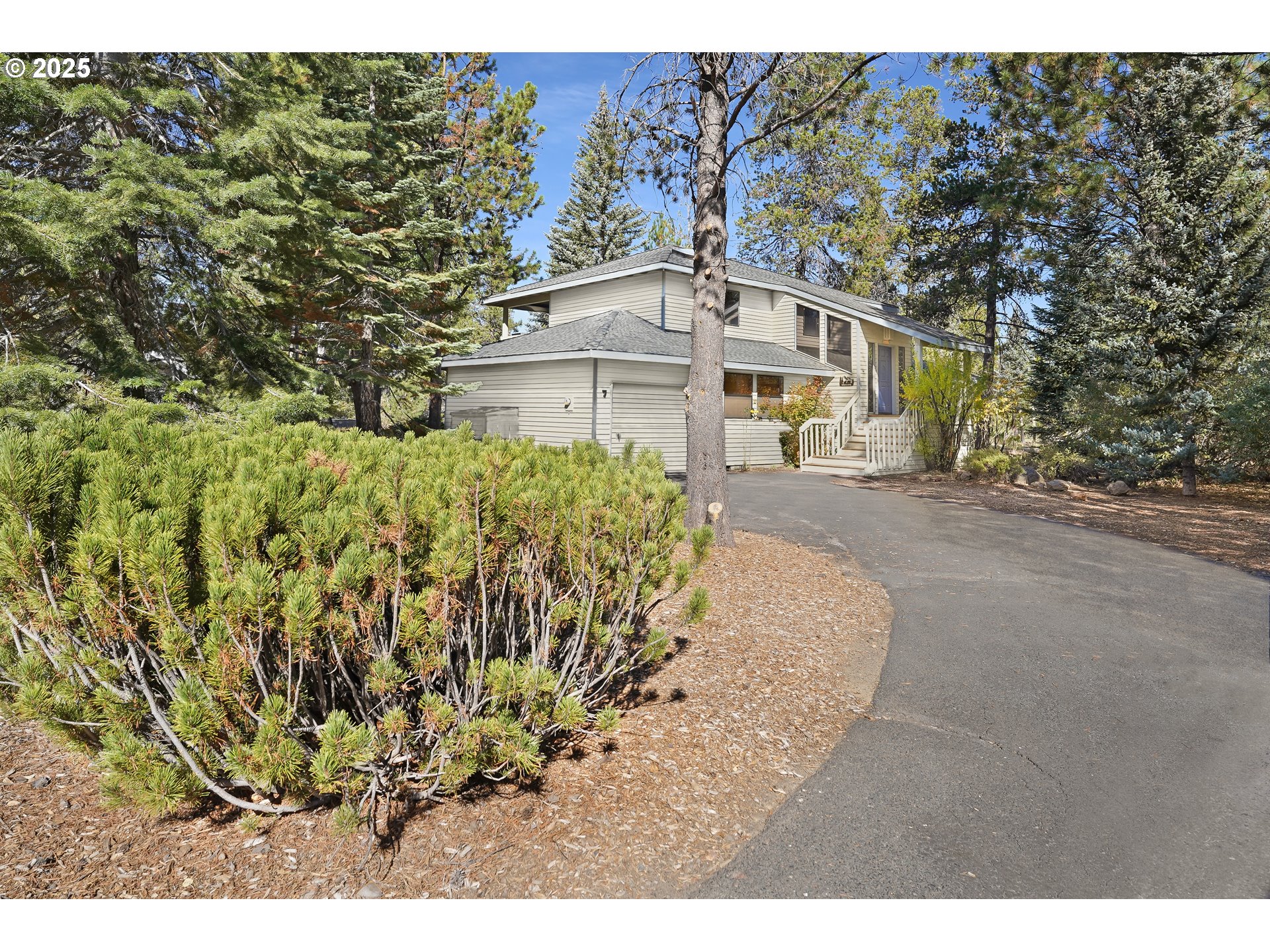 17704 Rogue Ln Property Photo 1