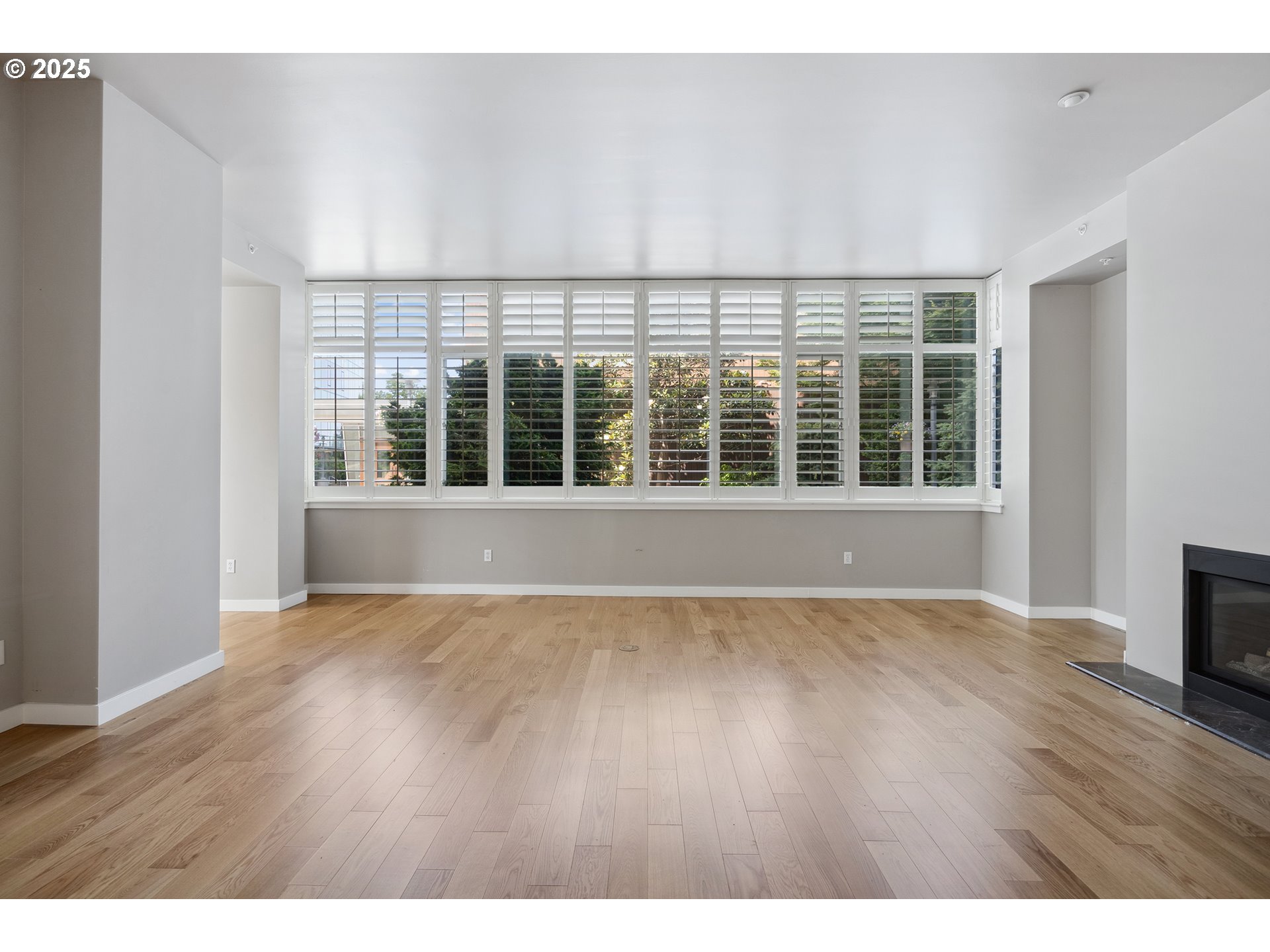 1920 S River Dr E102 Property Photo 20