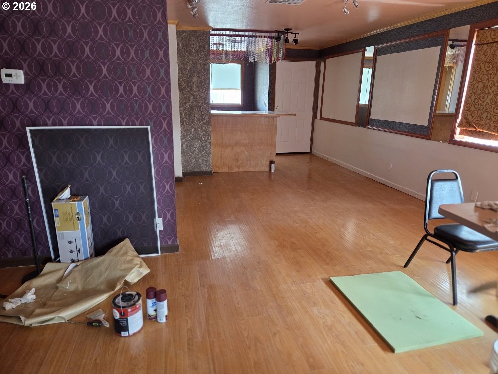 3843 River Rd N Property Photo 16